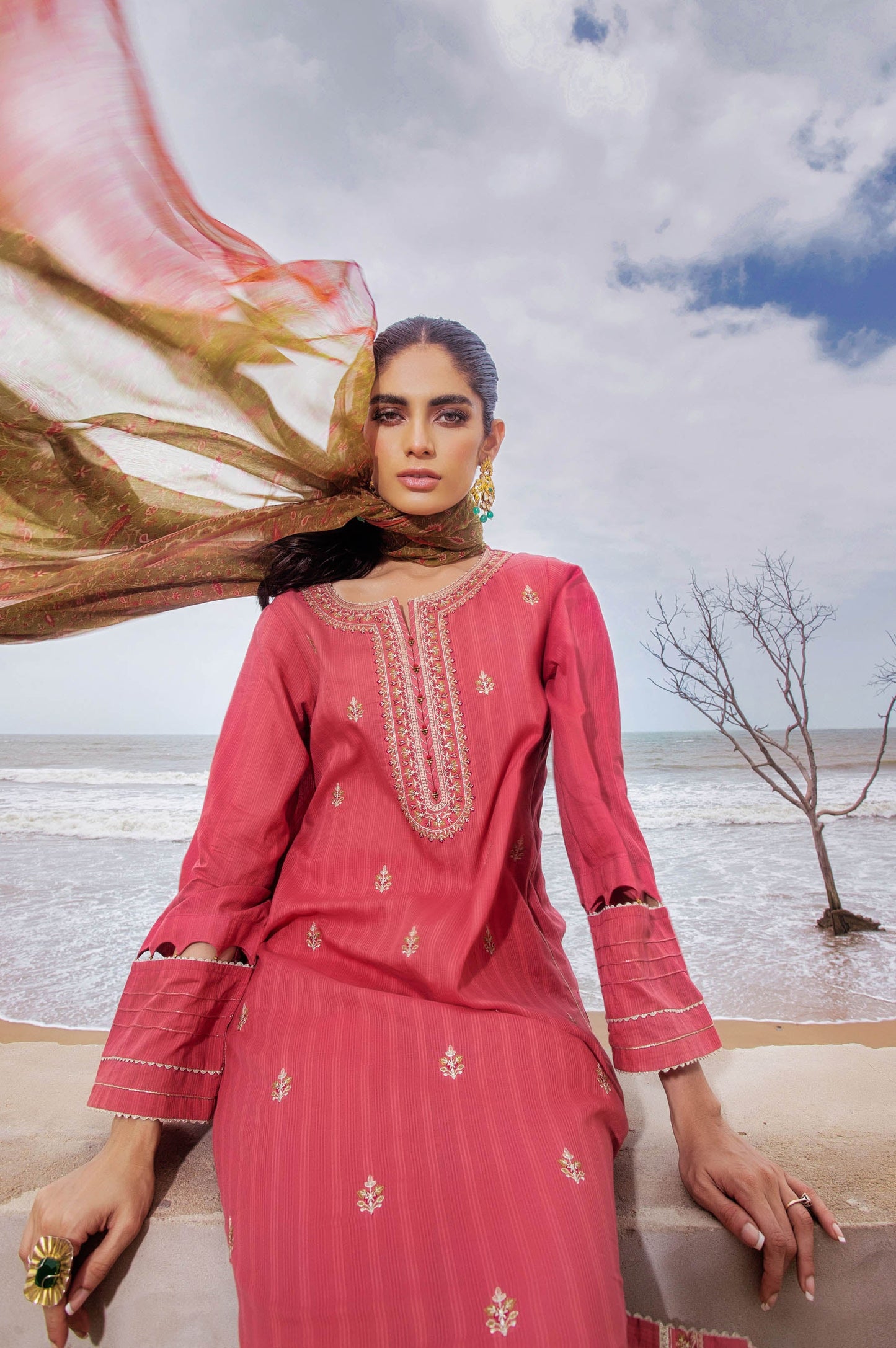 Unstitched 3 Piece Embroidered Doria Lawn Suit with Chiffon Dupatta