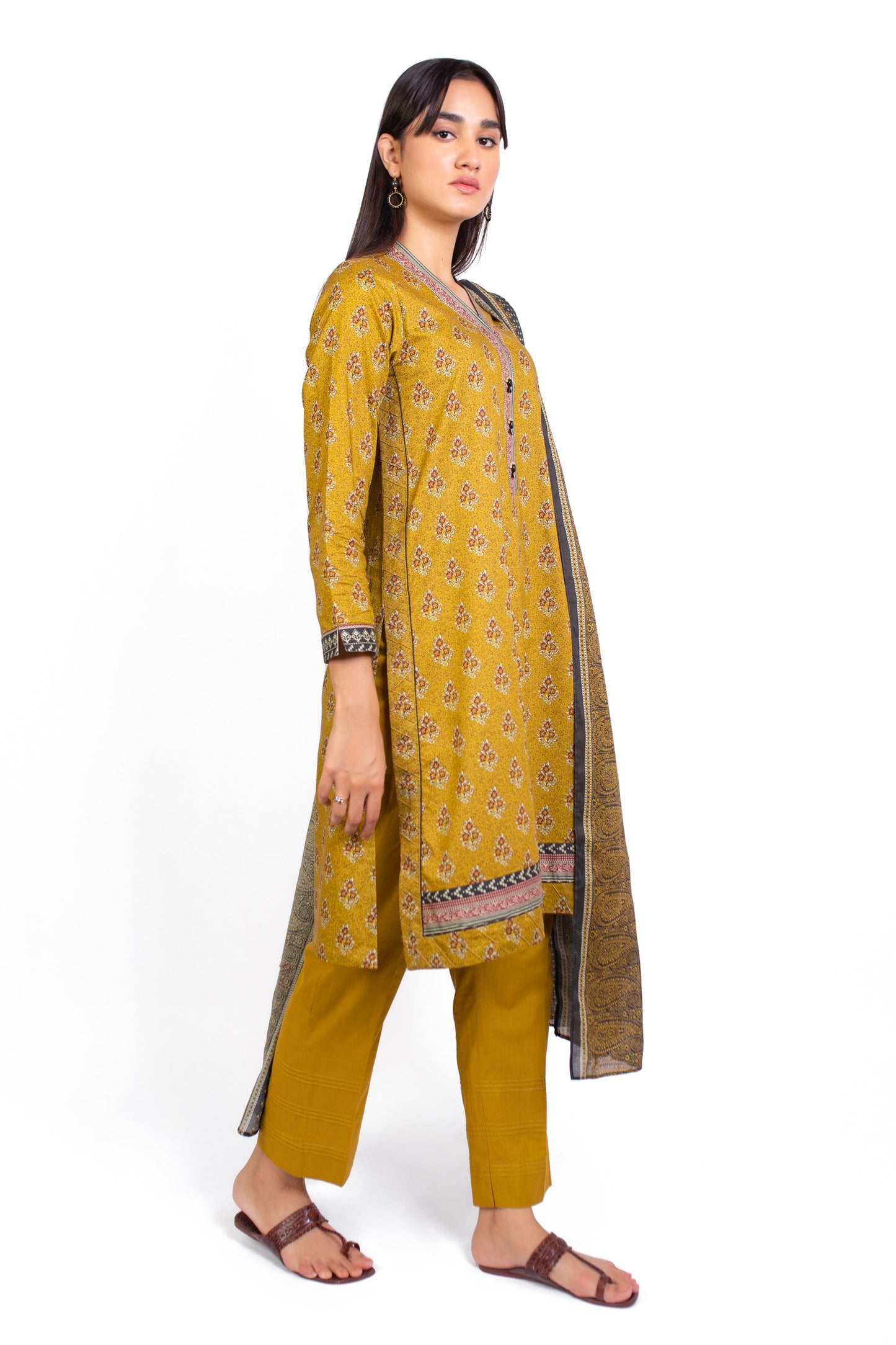 Stitched 3 Piece Printed Khaddar Suit