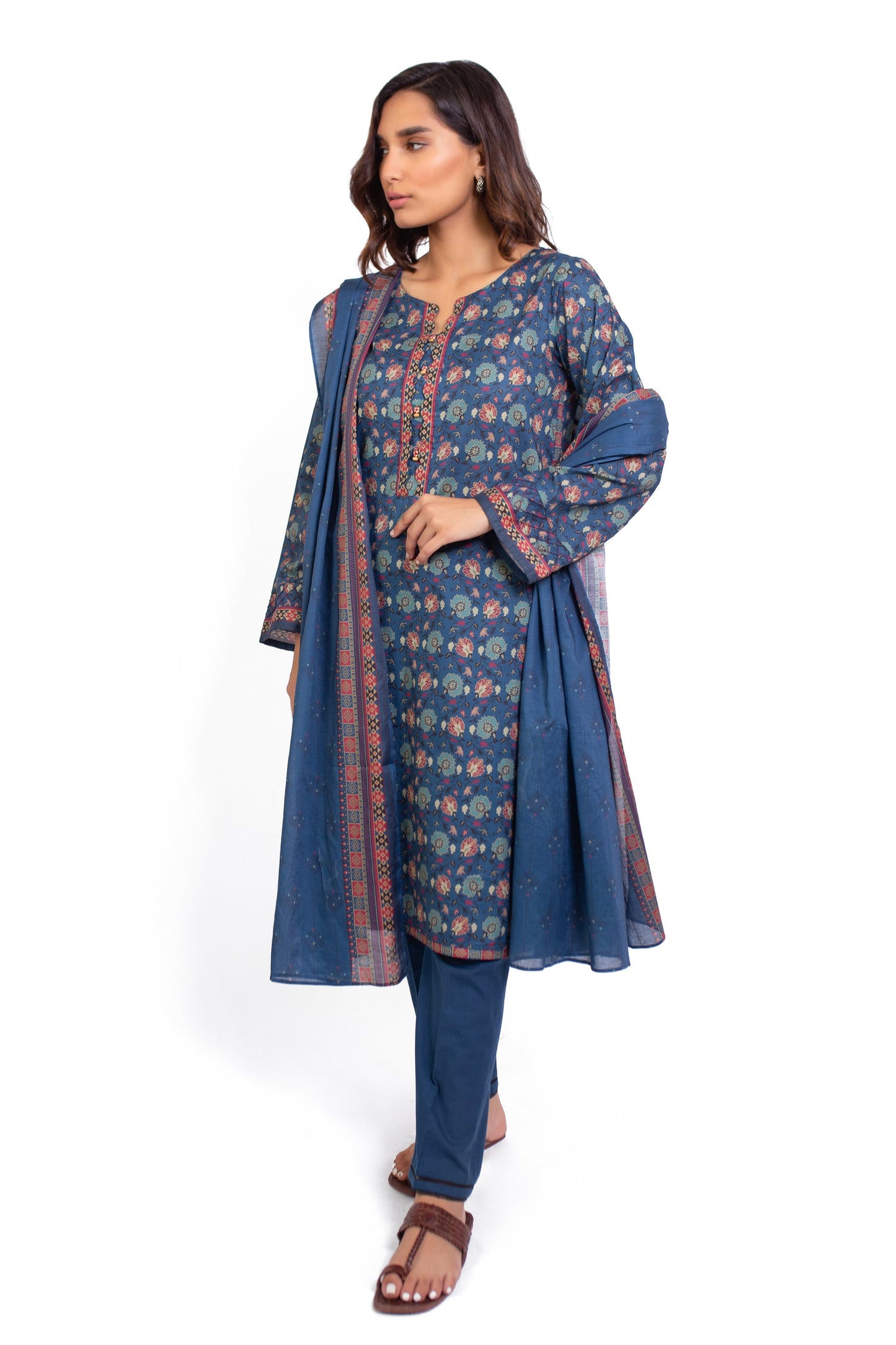 Unstitched 3 Piece Printed Khaddar Suit