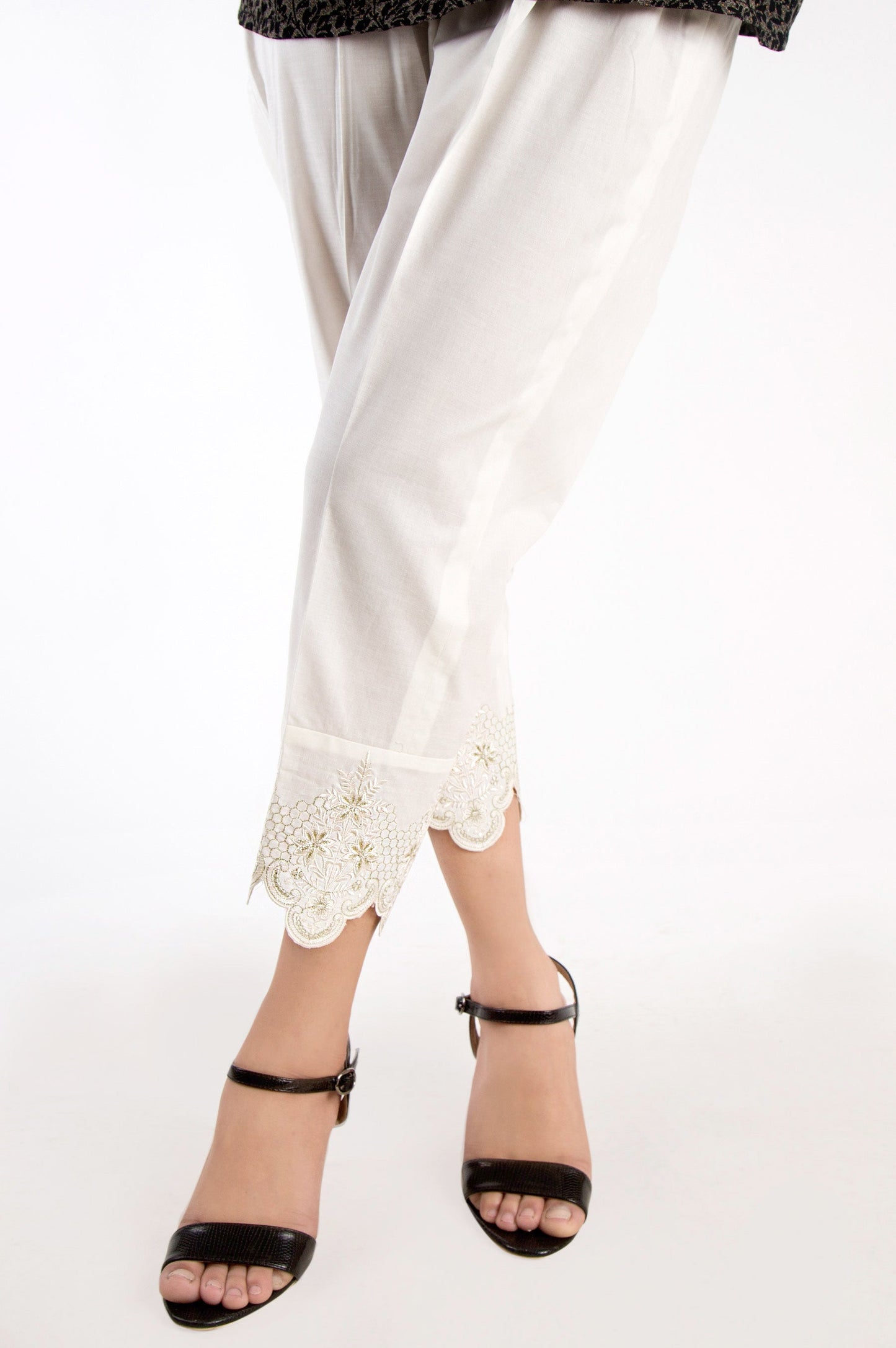 Embroidered Capri Pants - Off White