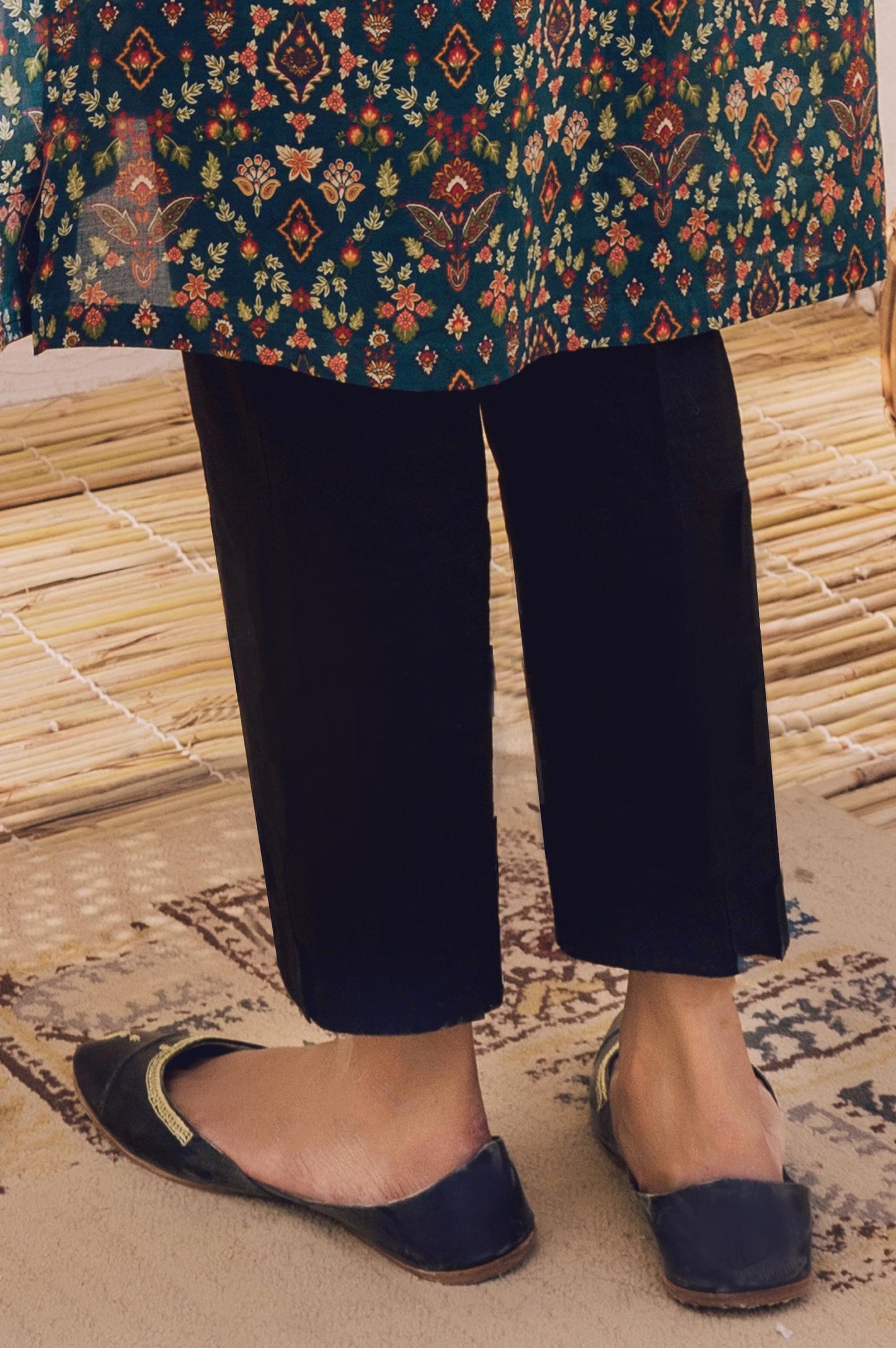 Basic Plain Cambric Cigarette Pants - Black