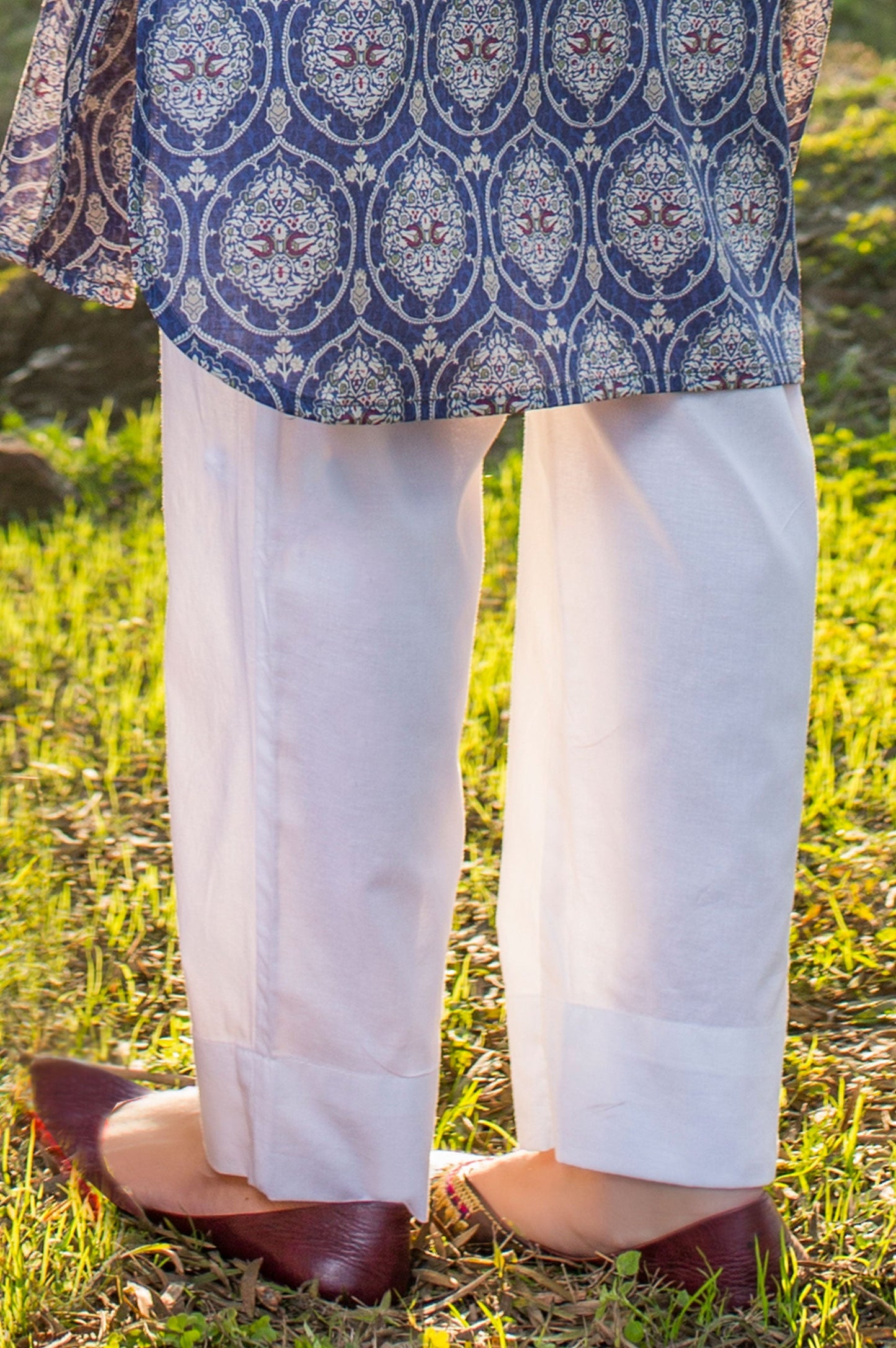 Basic Plain Cambric Cigarette Pants  - White