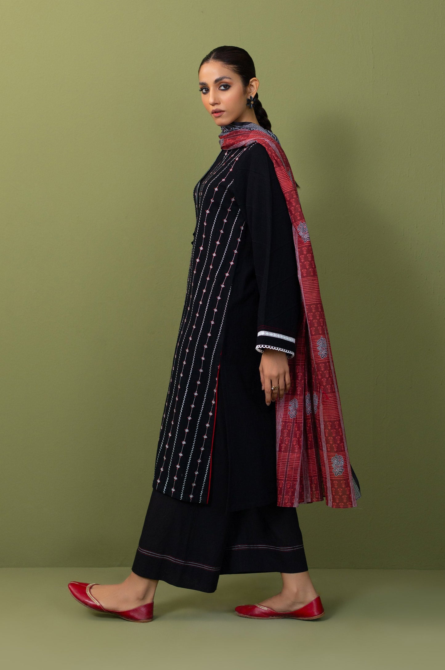 Unstitched 2 Piece Khaddar Embroidered Suit