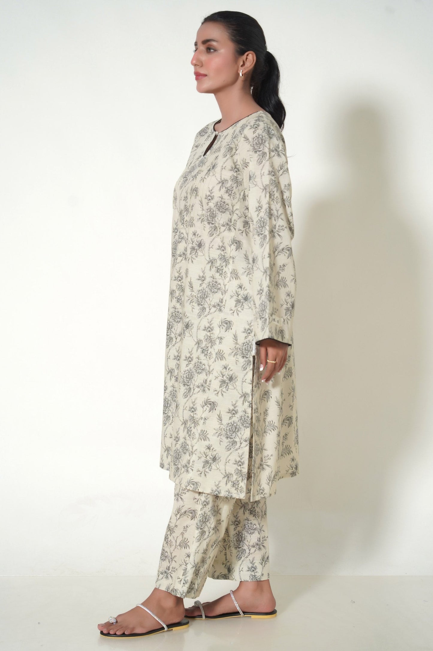 Unstitched 2 Piece Printed Khaddar Suit