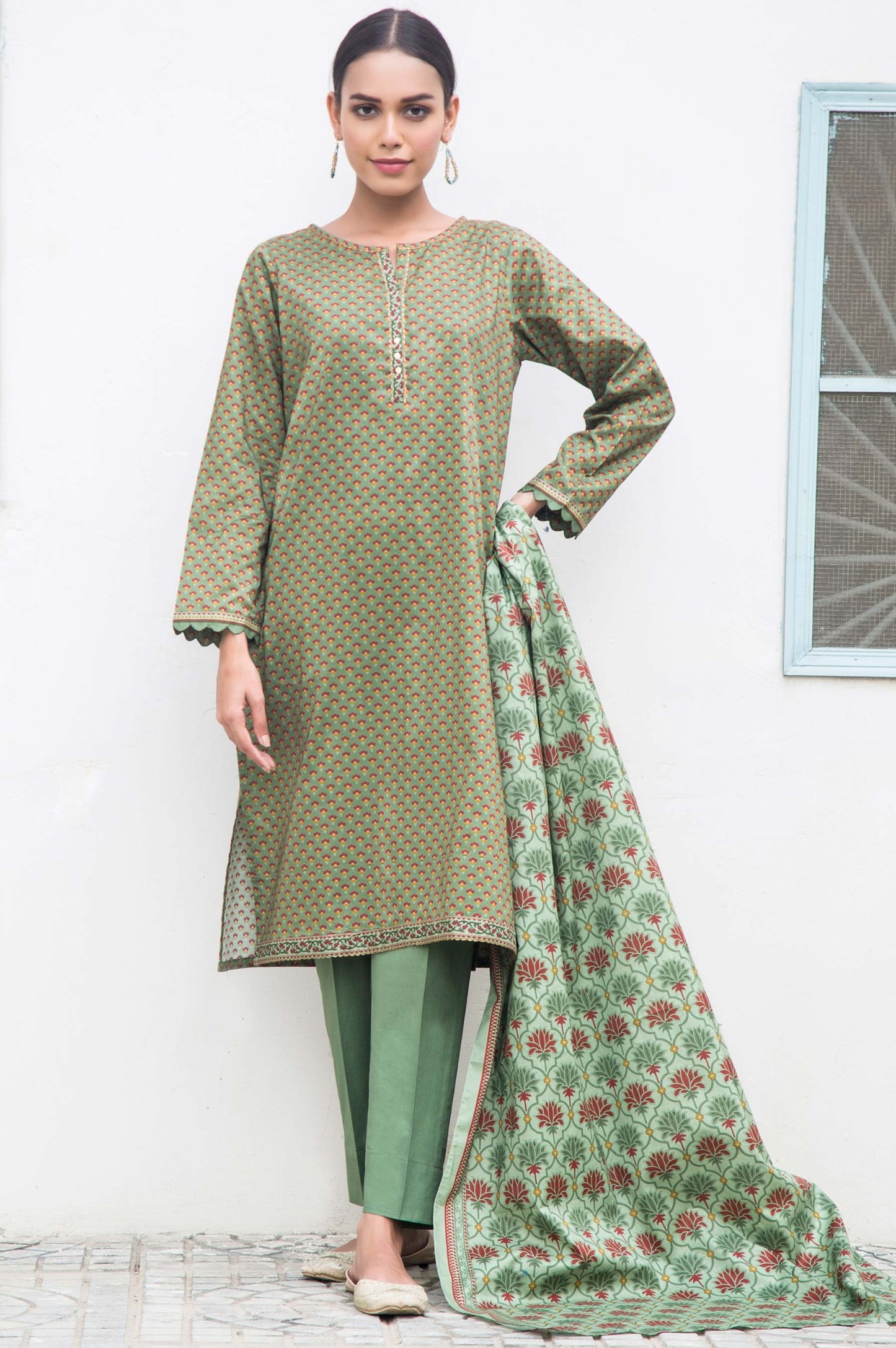 Unstitched 3 Piece Printed Cambric Suit