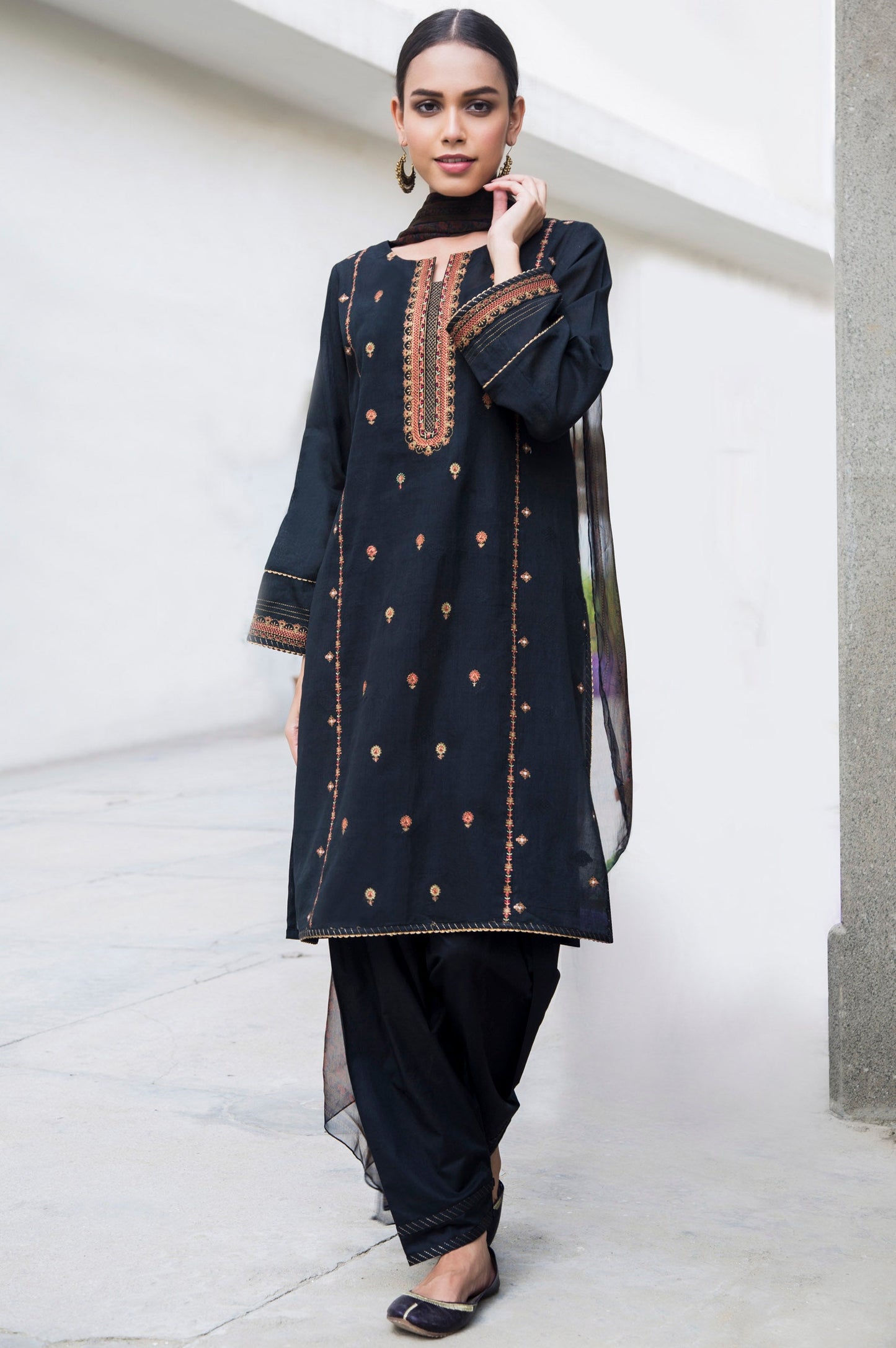 Unstitched 3 Piece Embroidered Jacquard Suit