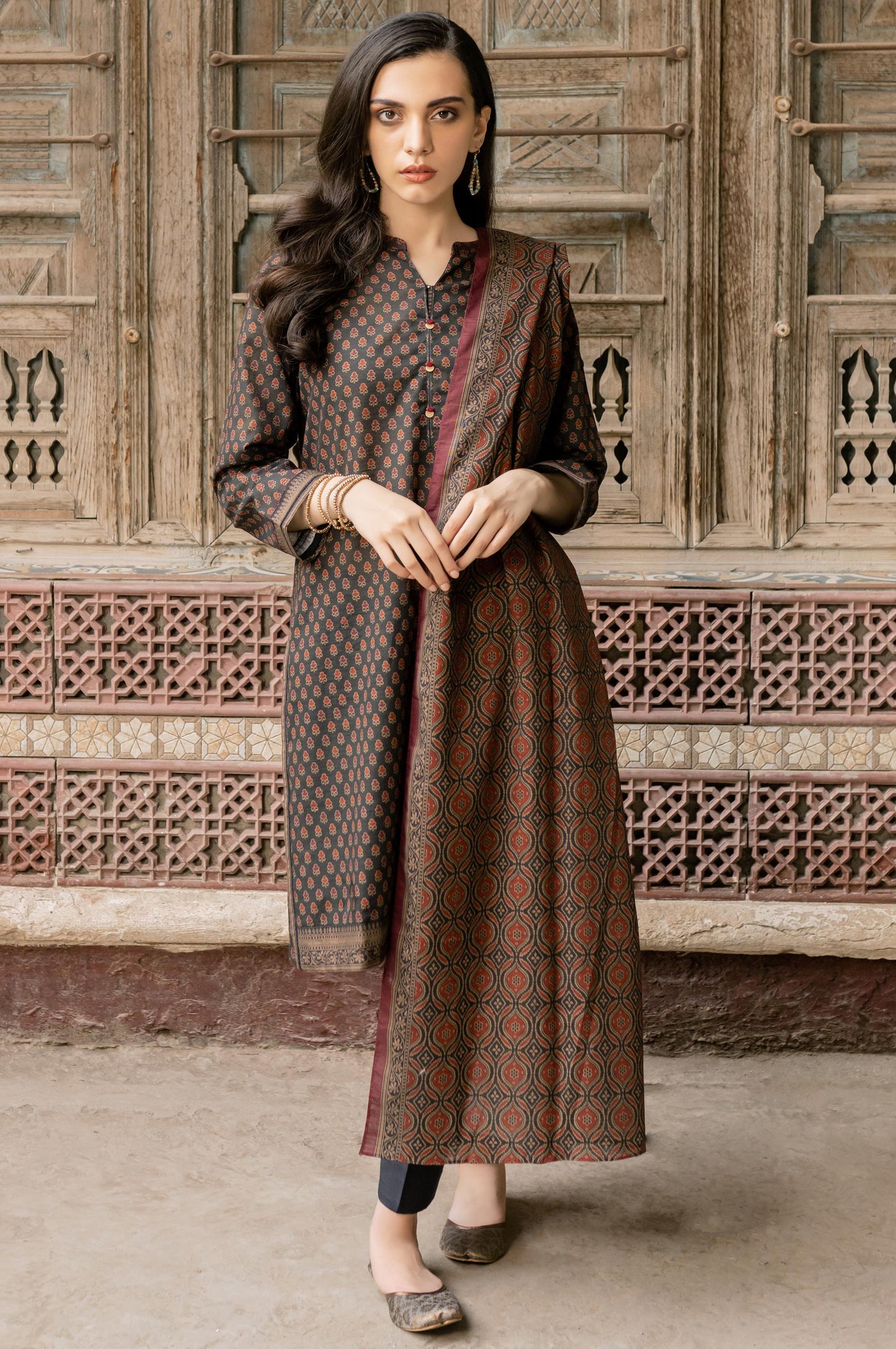 Unstitched 3 Piece Printed Khaddar Suit