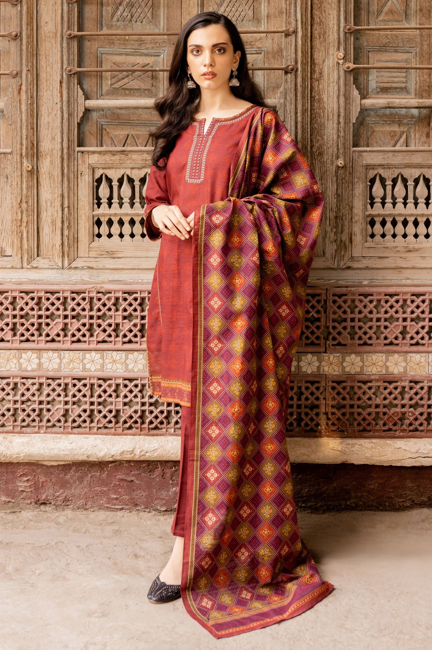 Unstitched 3 Piece Embroidered Khaddar Suit