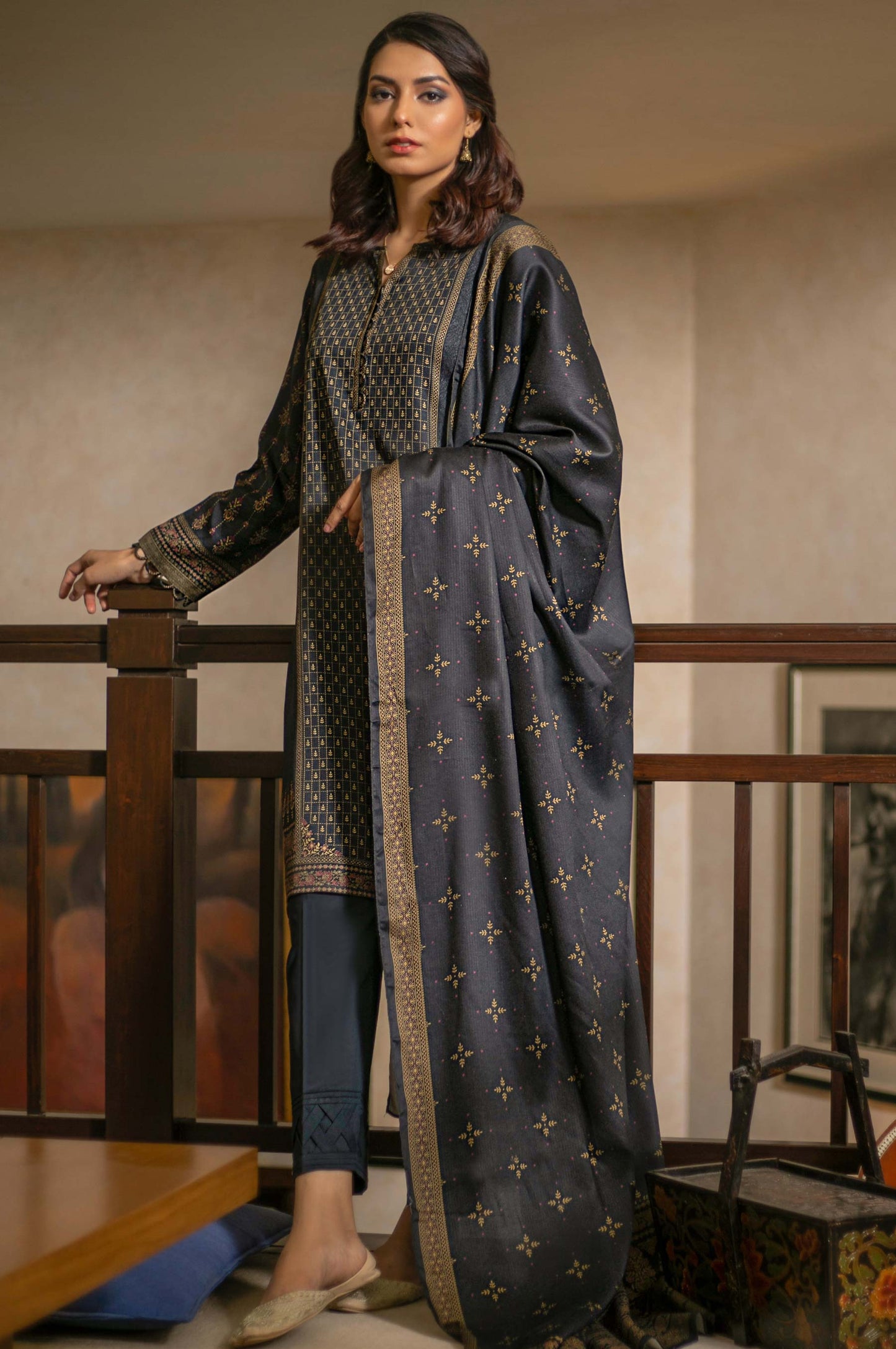 Unstitched 3 Piece Printed Linen Viscose Suit