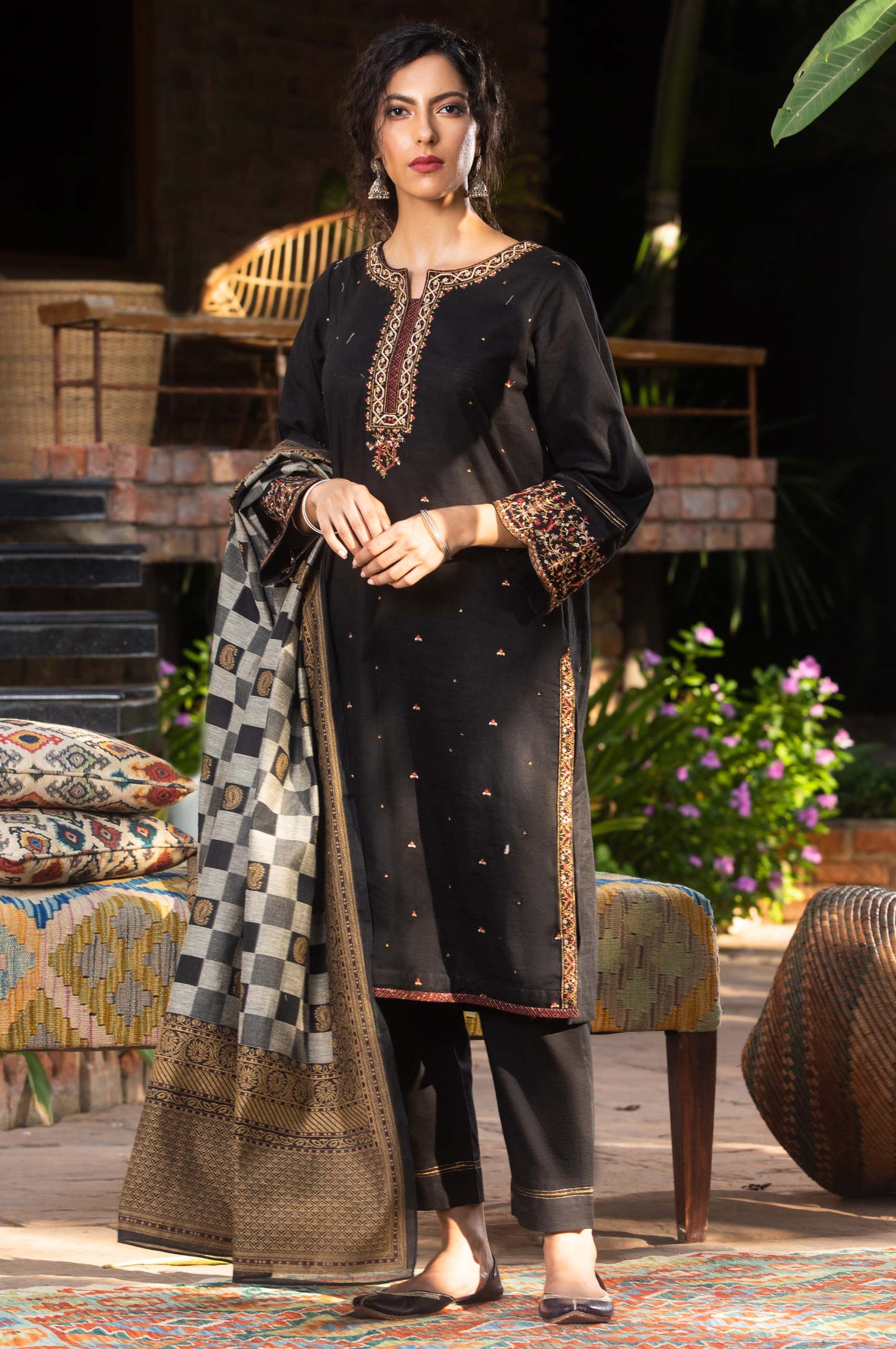 Unstitched 3 Piece Embroidered Khaddar Suit