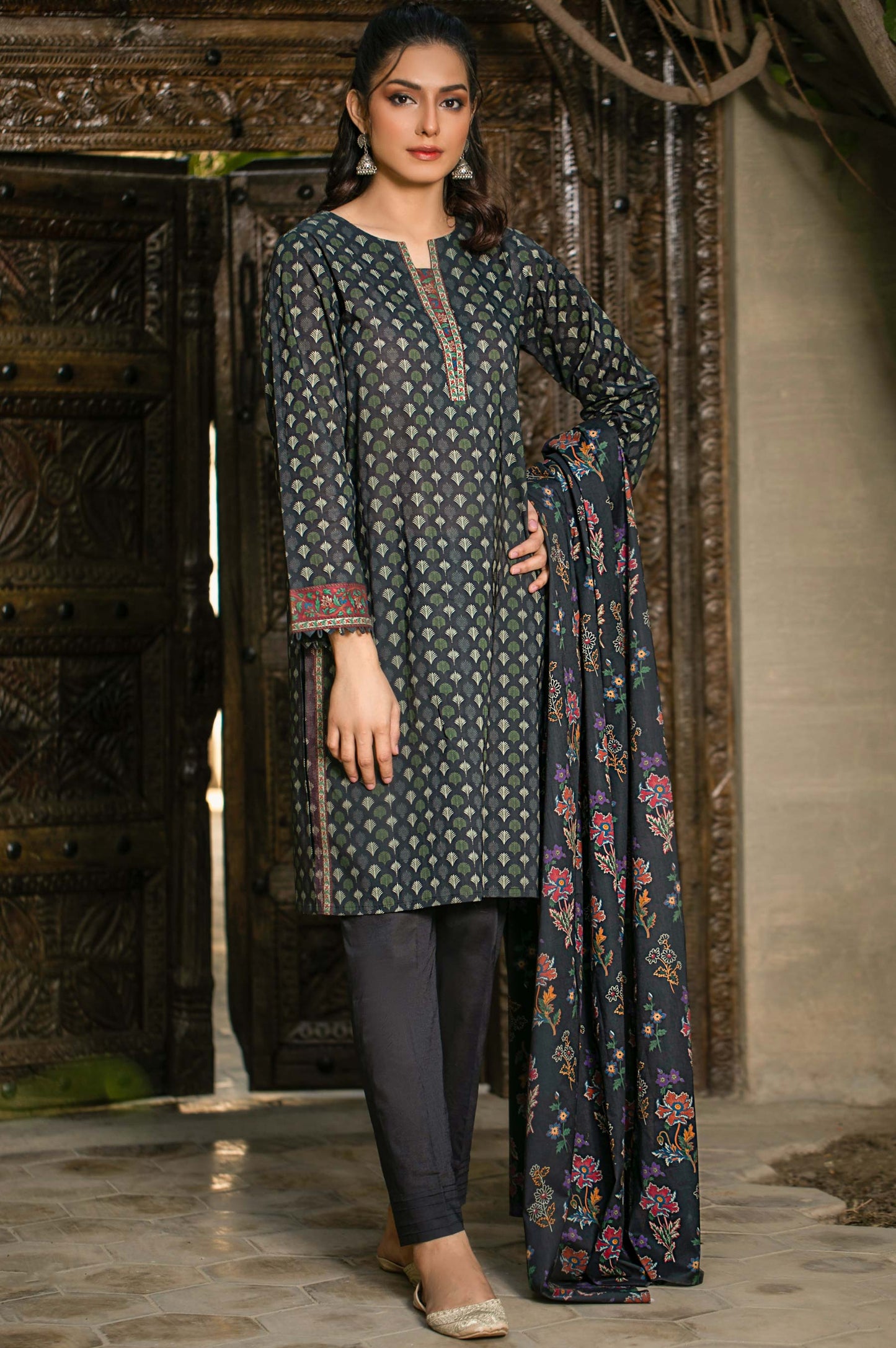 Unstitched 3 Piece Digital Printed Cambric Suit