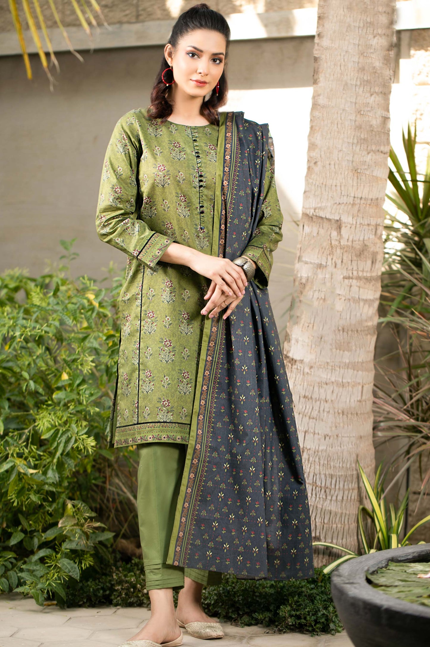 Unstitched 3 Piece Printed Cambric Suit