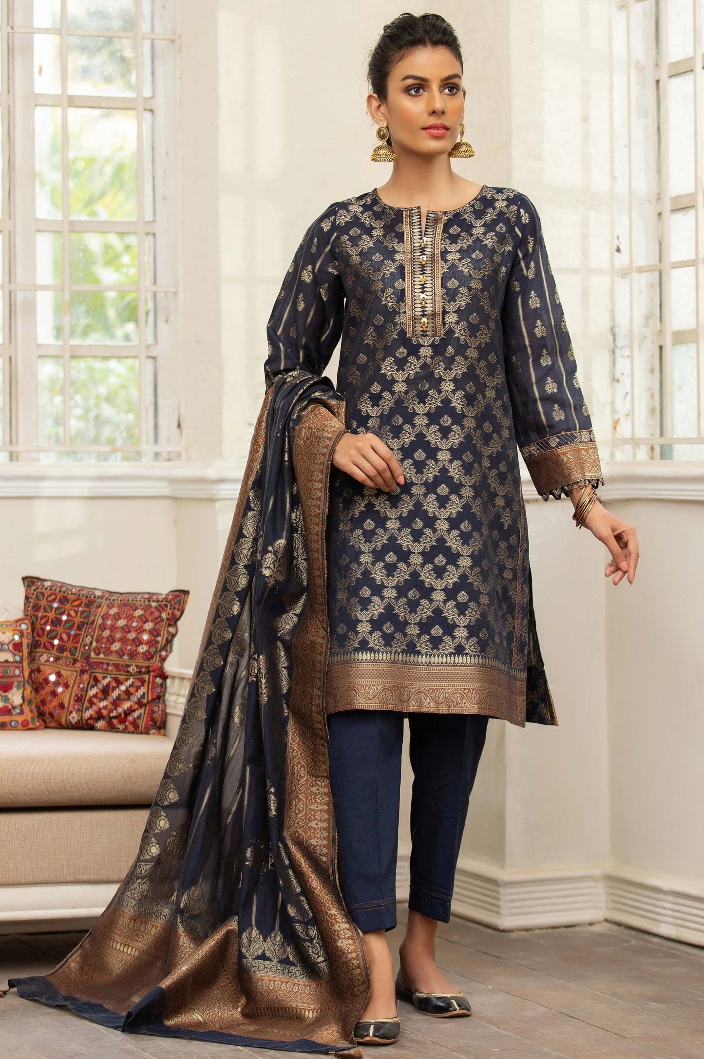 Unstitched 3 Piece Yarn Dyed Jacquard Suit