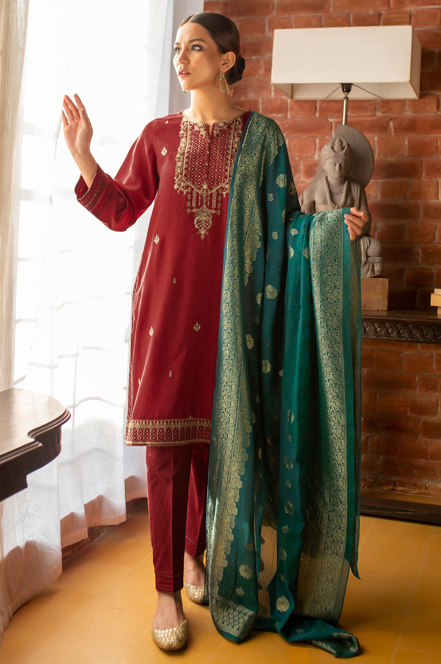 Unstitched 3 Piece Embroidered Self Jacquard Suit