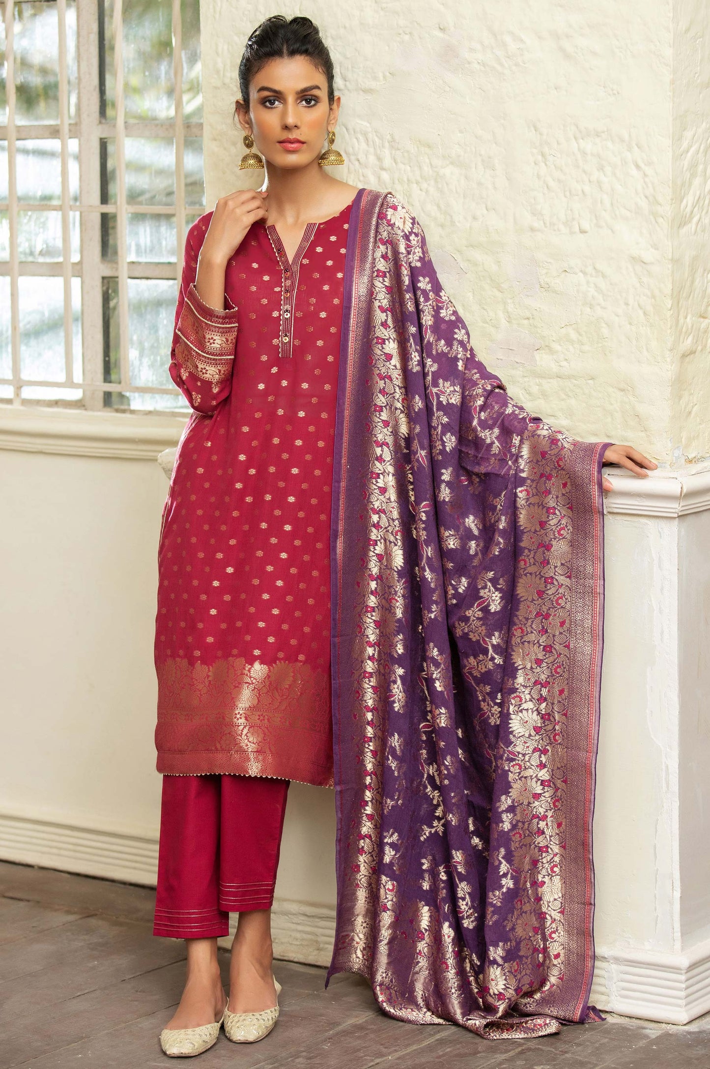 Unstitched 3 Piece Jacquard Suit with Jacquard Dupatta