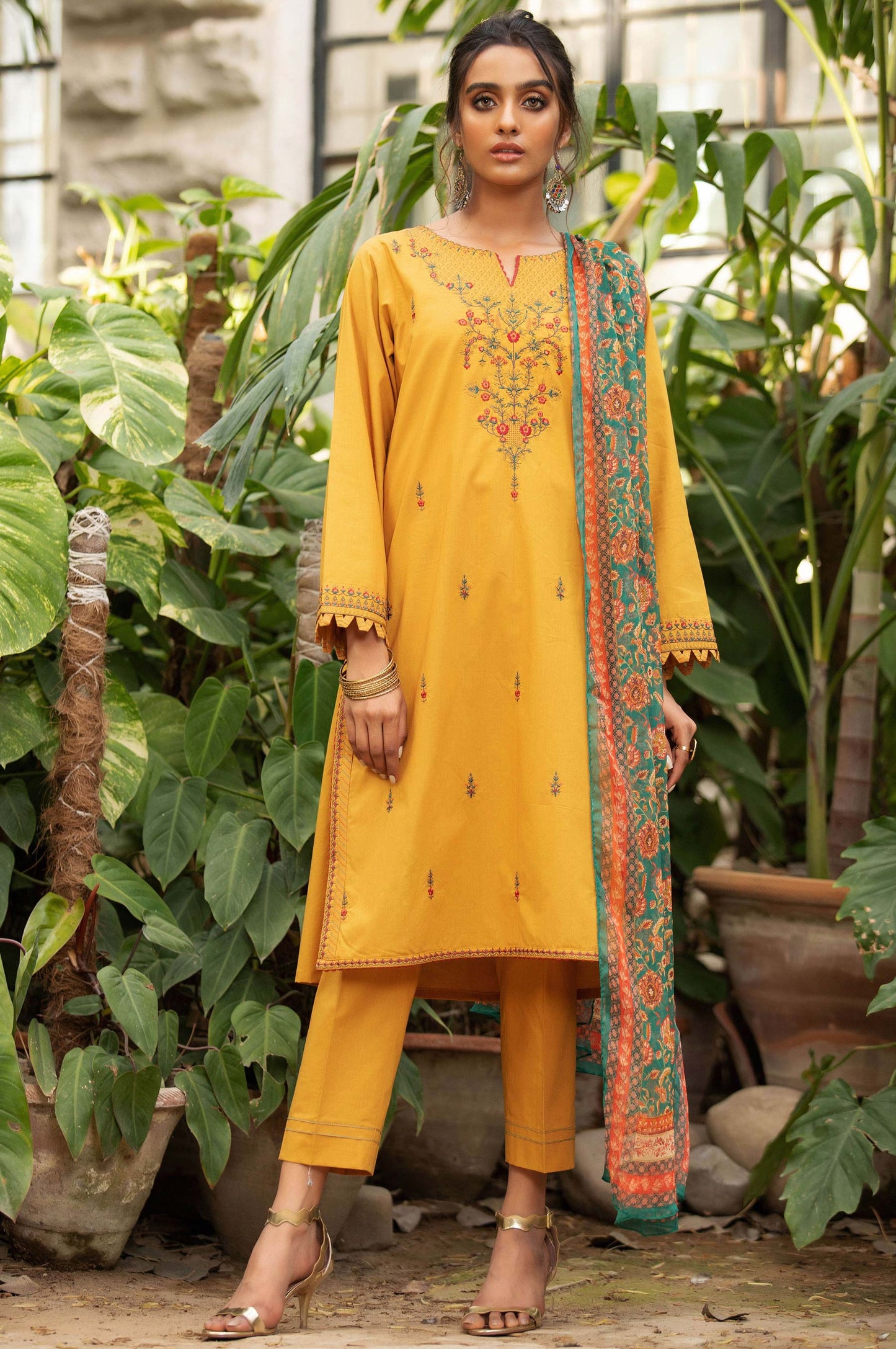 Unstitched 3 Piece Embroidered Lawn Suit With Chiffon Dupatta