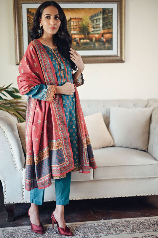 Unstitched 3 Piece Printed Khaddar Suit
