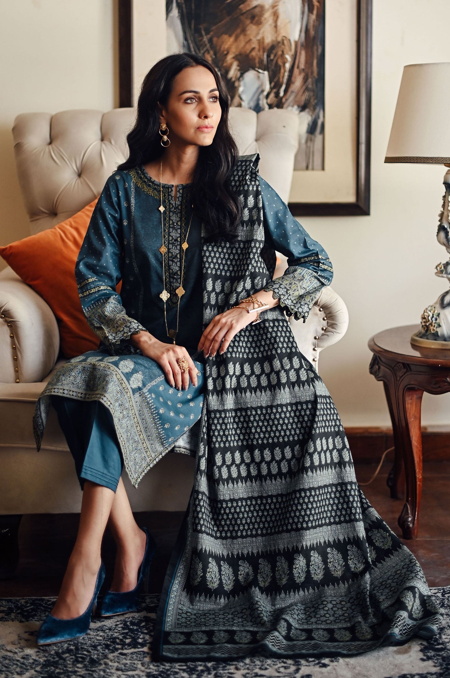 Unstitched 3 Piece Embroidered Khaddar Suit