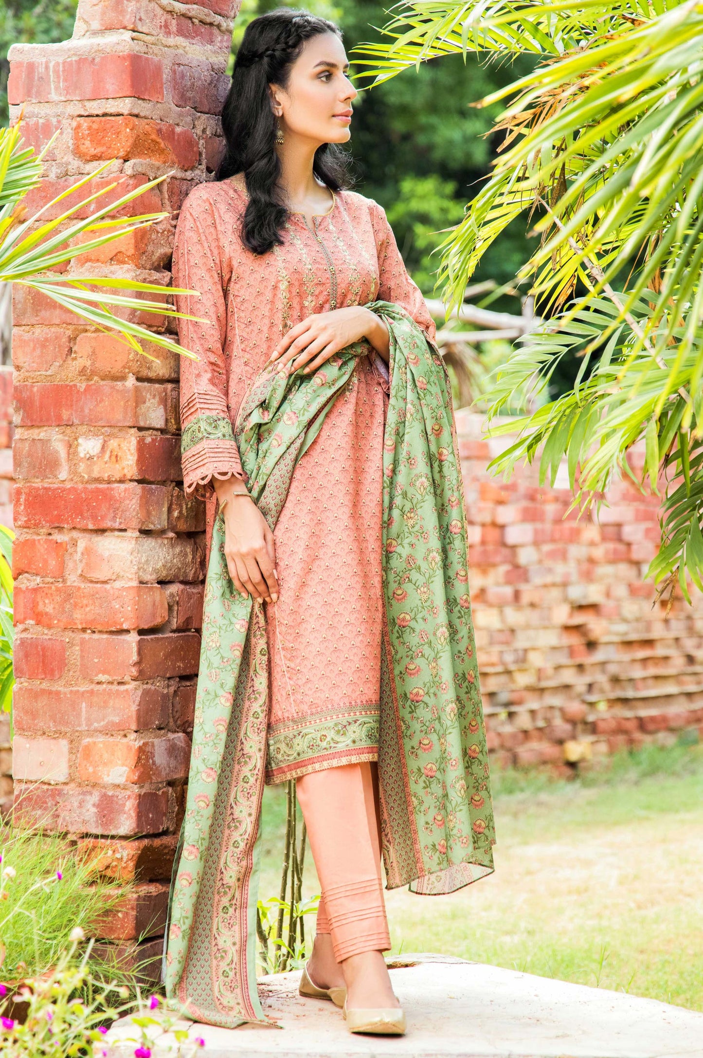 Unstitched 3 Piece Embroidered Karandi Suit