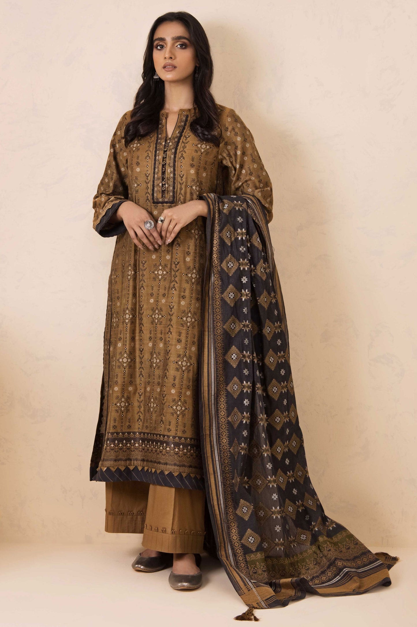 Unstitched 3 Piece Yarn Dyed Jacquard Suit