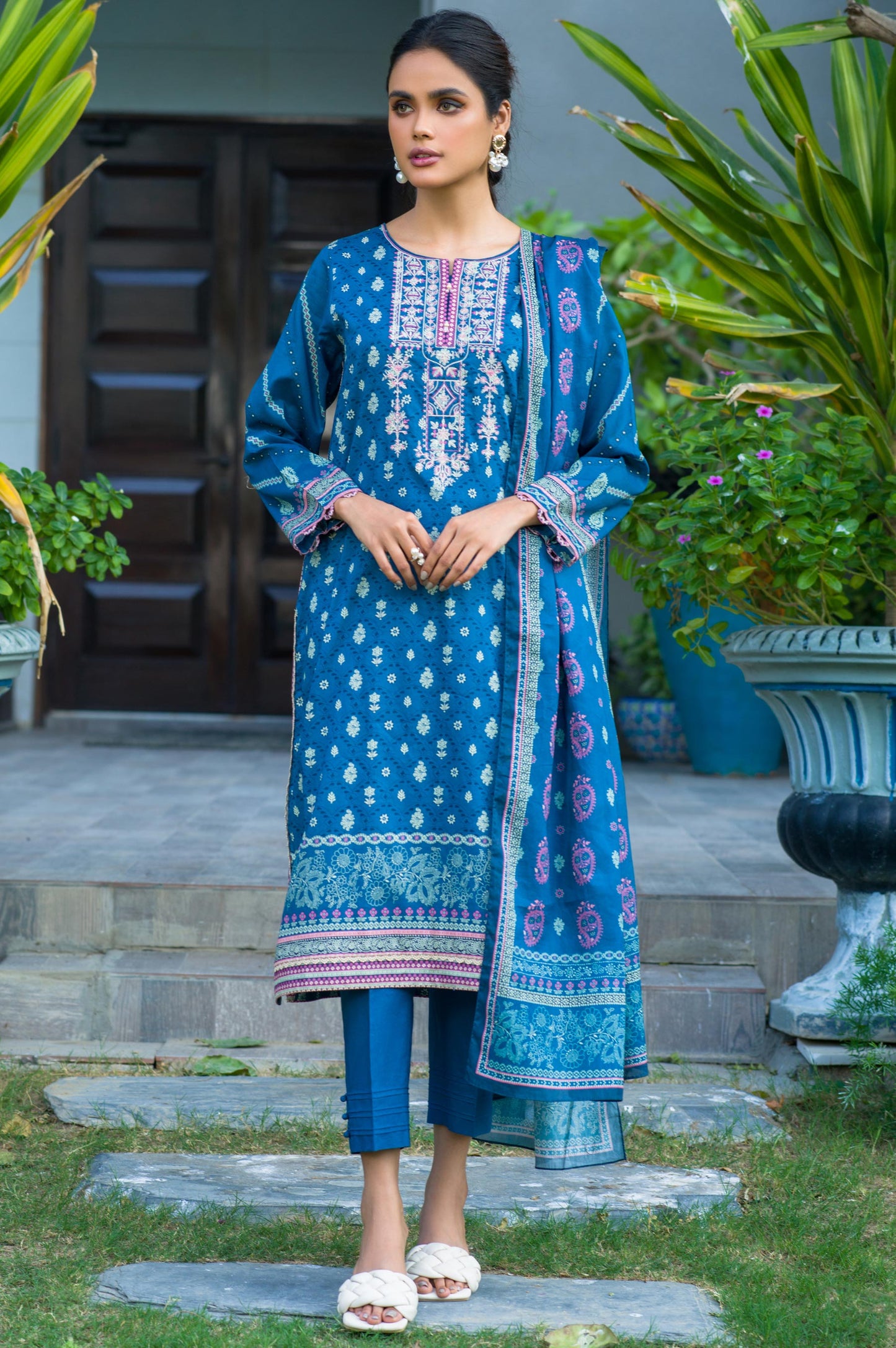 Unstitched 3 Piece Embroidered Lawn Suit