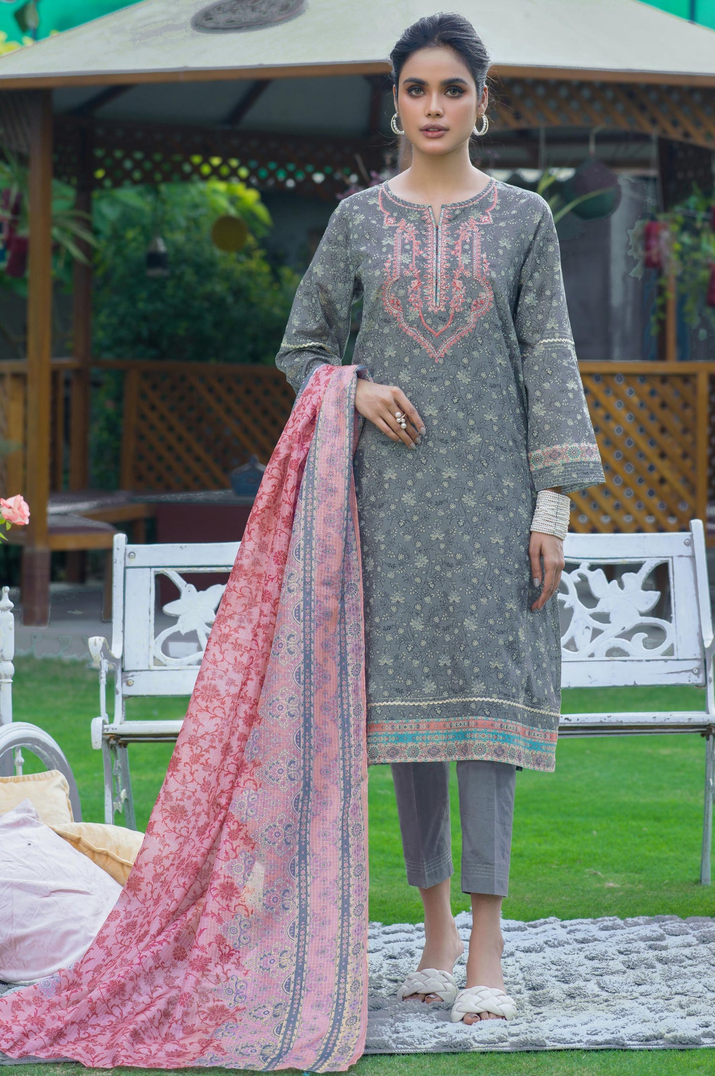Unstitched 3 Piece Embroidered Lawn Suit with Kotta Dupatta