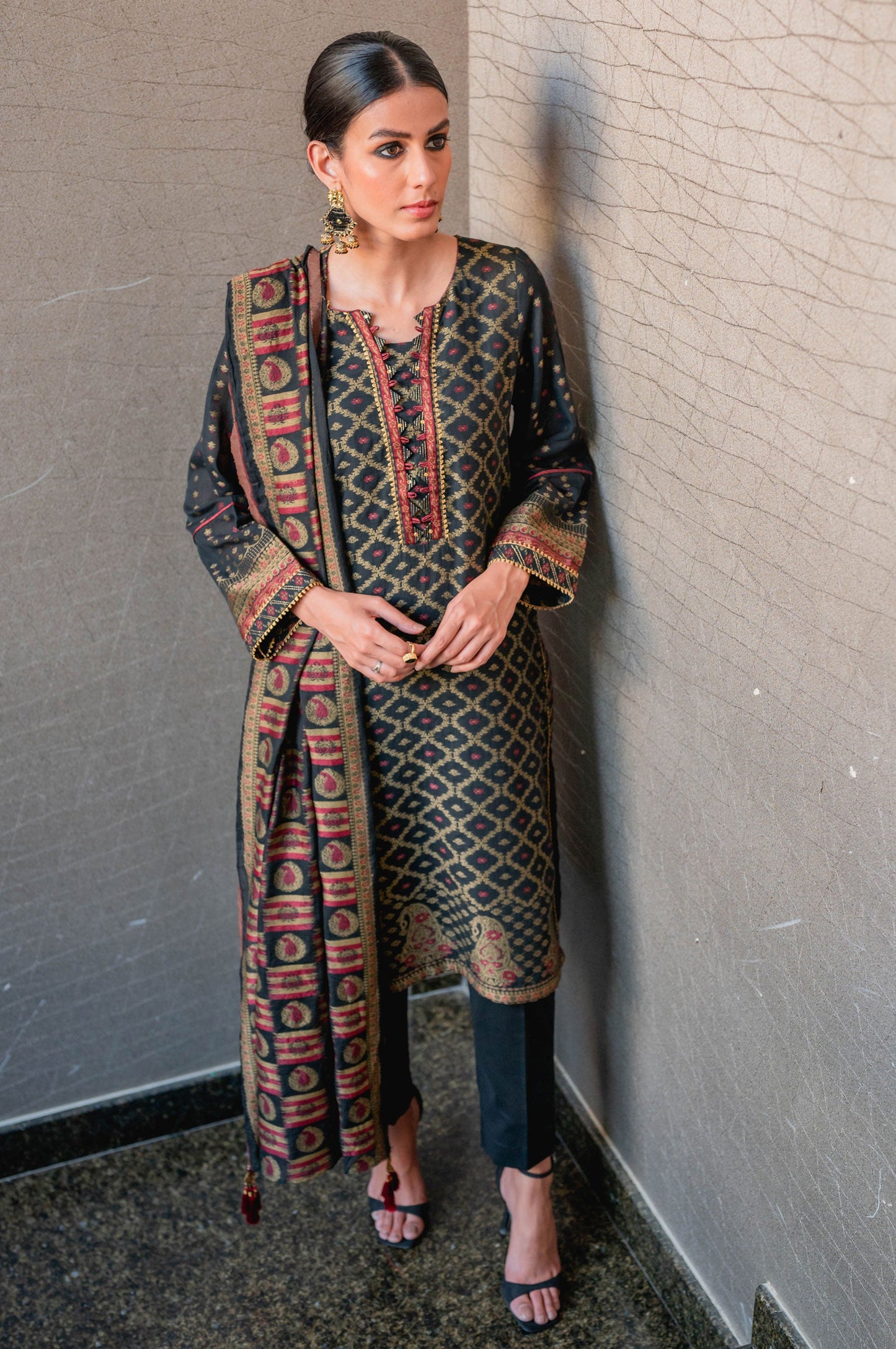 Unstitched 3 Piece Dyed Jacquard Suit