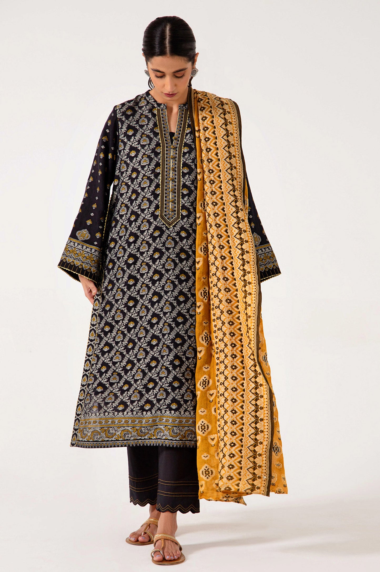 Unstitched 3 Piece Jacquard Suit