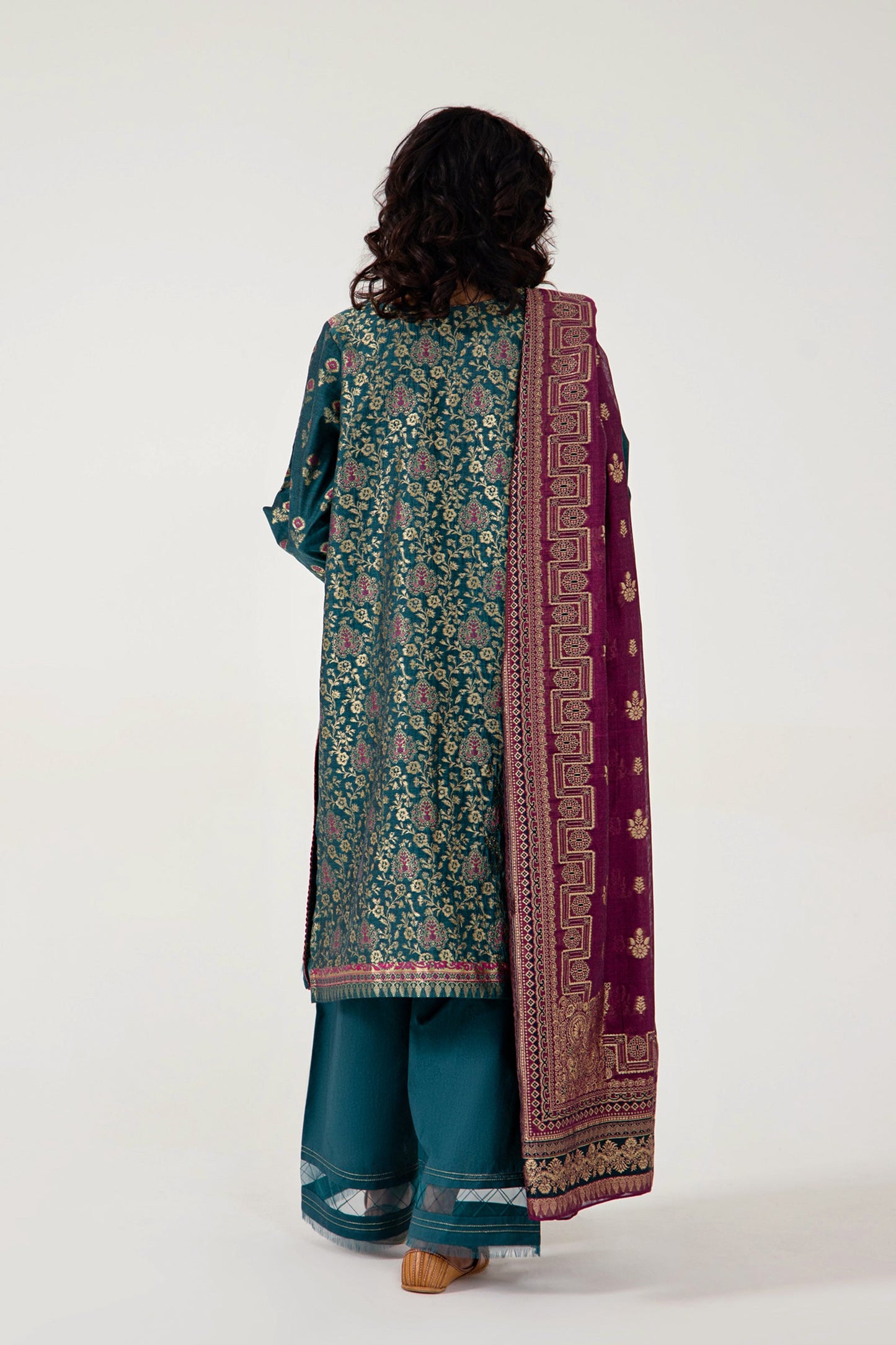 Unstitched 3 Piece Yarn Dyed Jacquard Suit