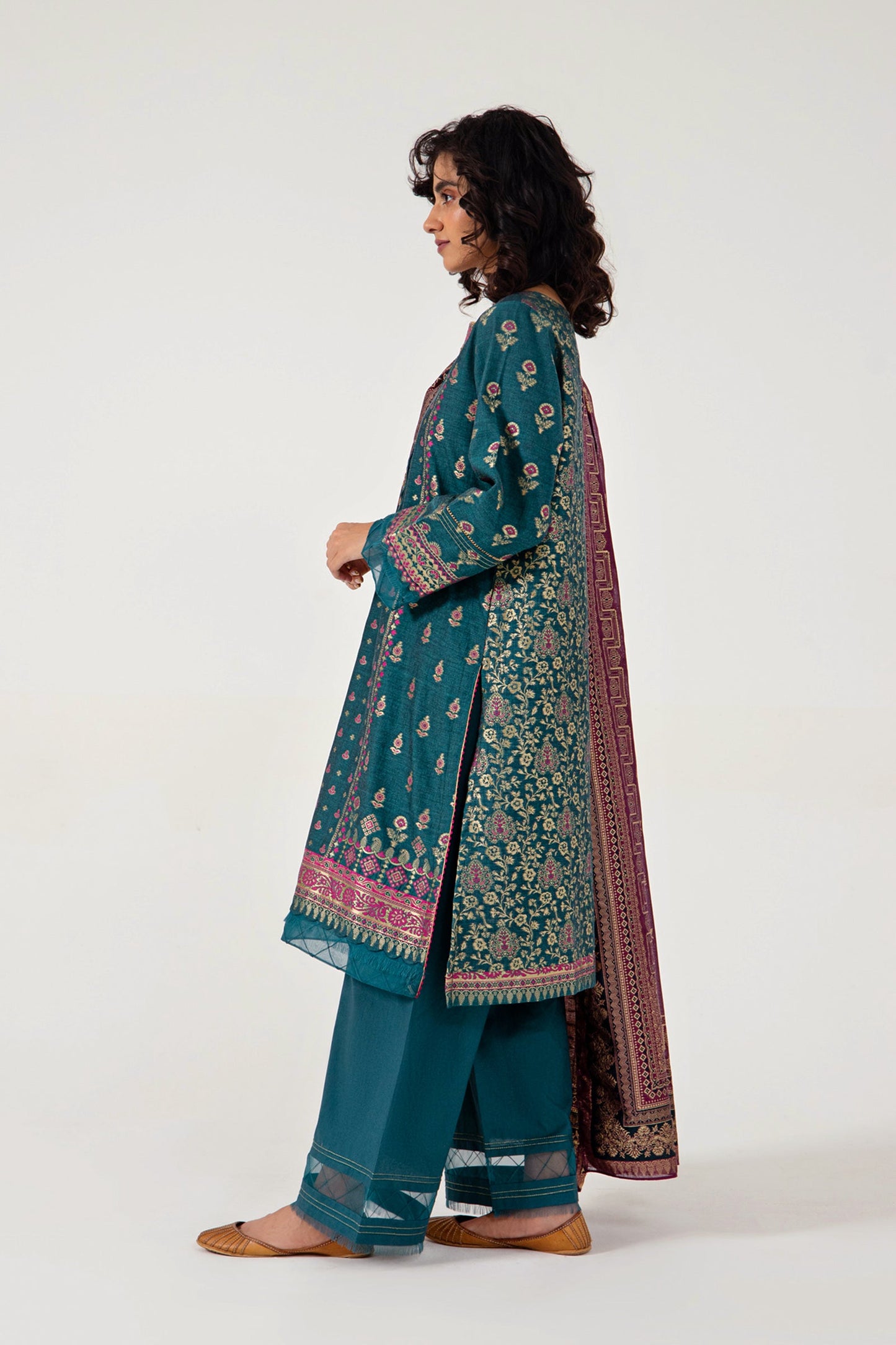 Unstitched 3 Piece Yarn Dyed Jacquard Suit