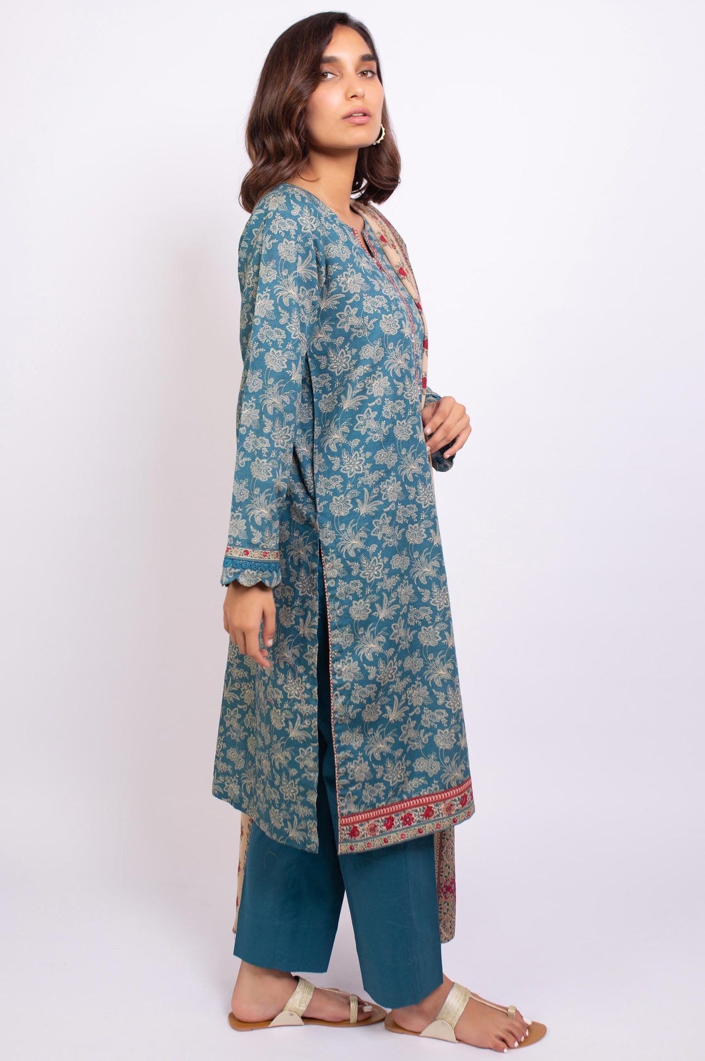 Stitched 3 Piece Printed Khaddar Suit
