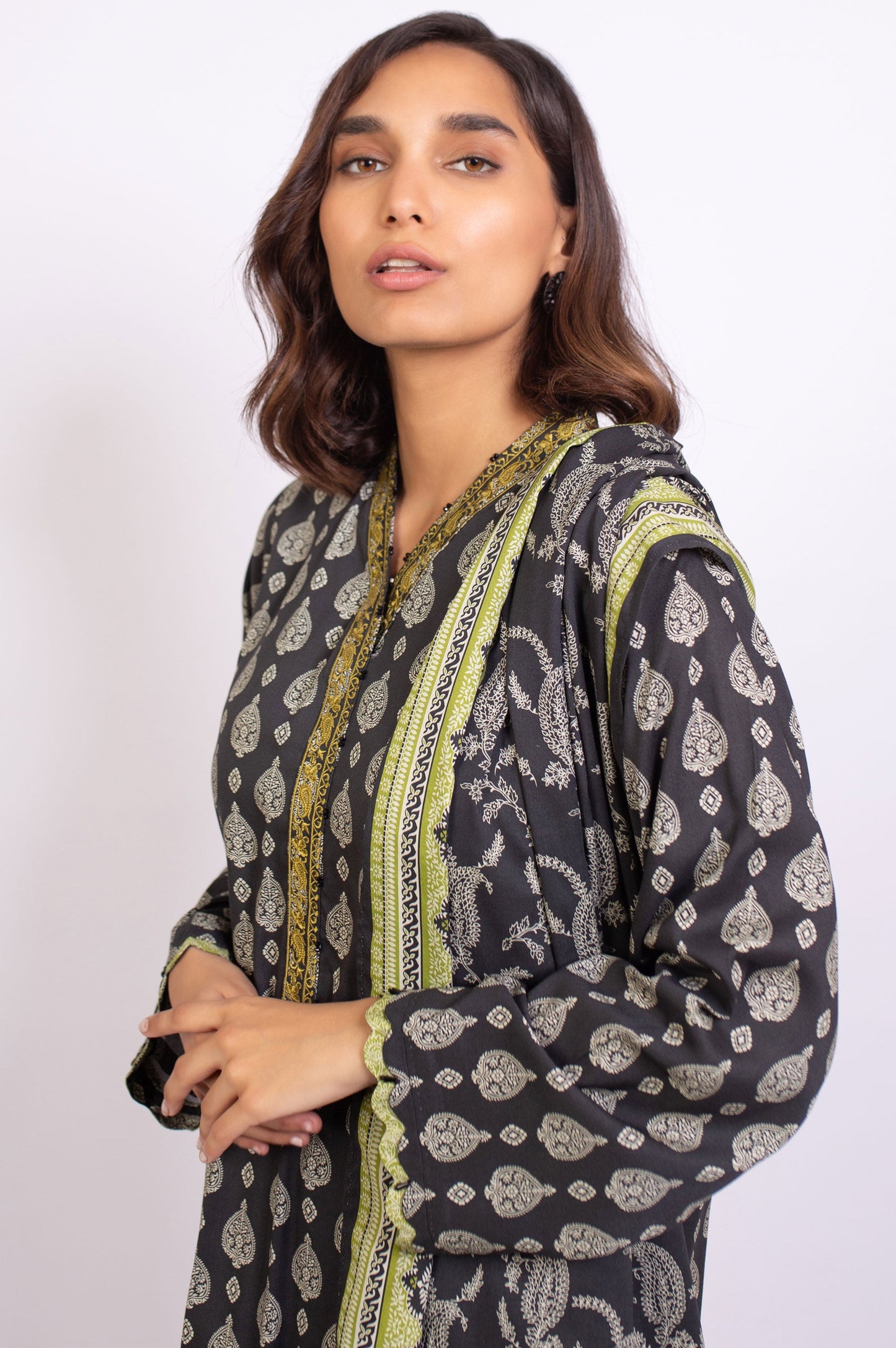 Unstitched 3 Piece Embroidered Linen Viscose Suit