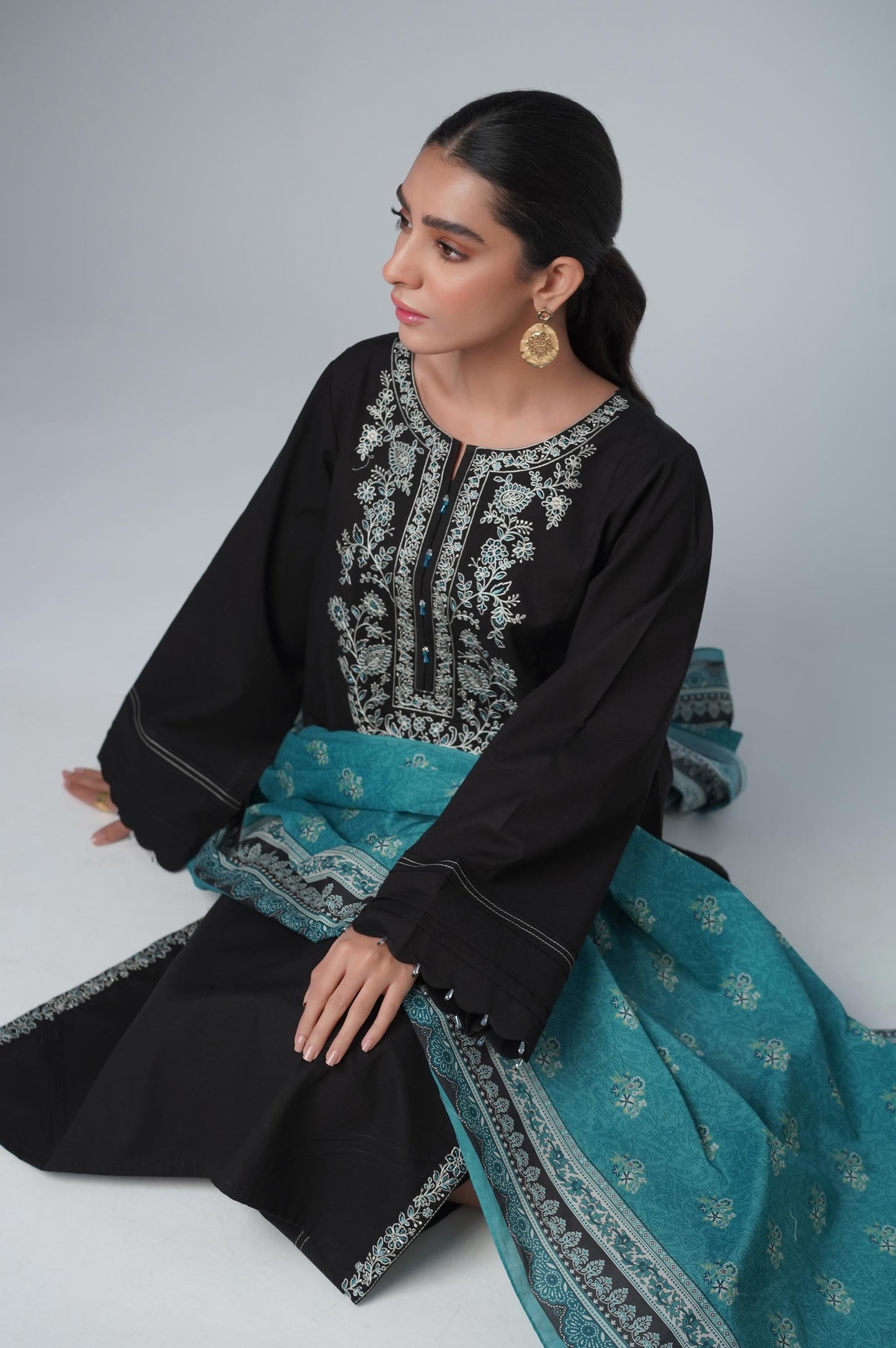 Unstitched 3 Piece Embroidered Cambric Shirt with Lawn Dupatta