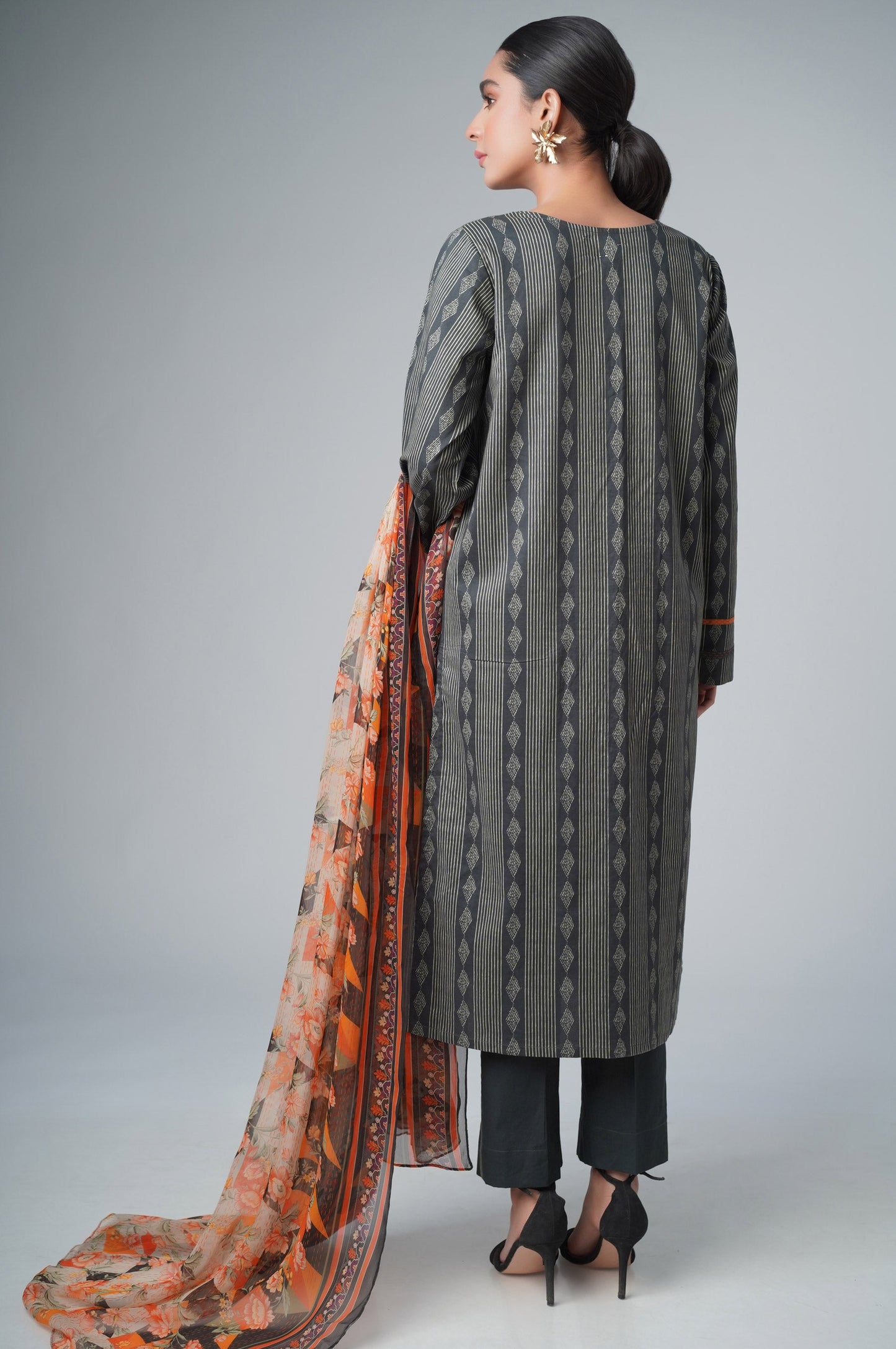 Unstitched 3 Piece Printed Lawn Shirt with Chiffon Dupatta