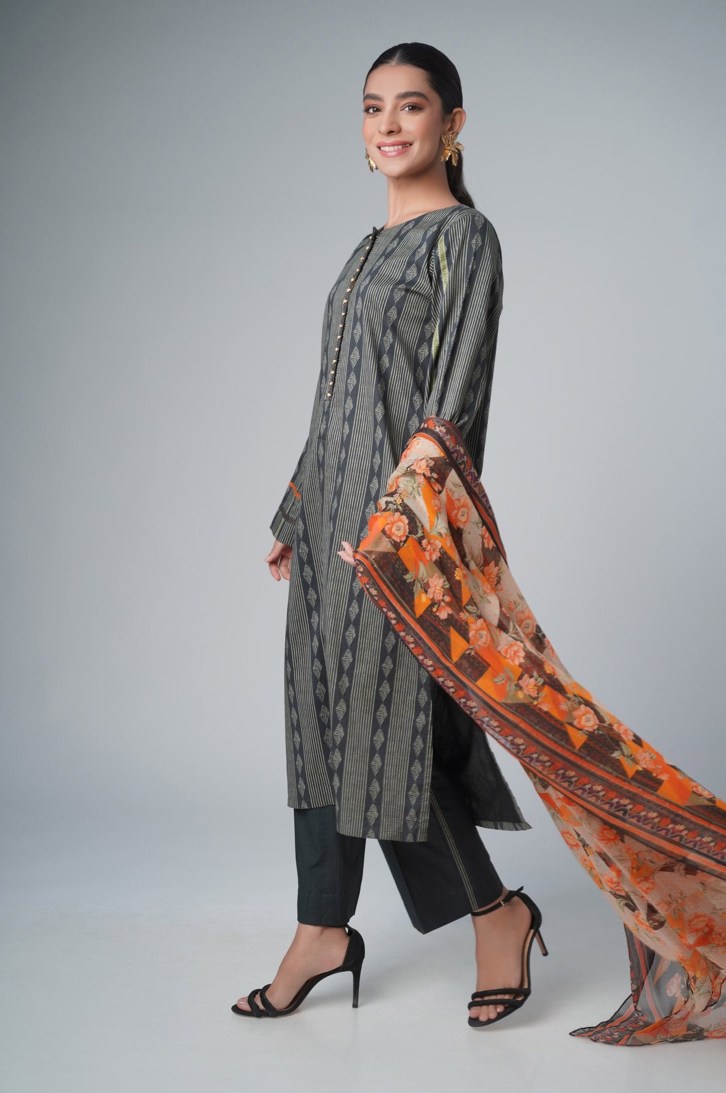Unstitched 3 Piece Printed Lawn Shirt with Chiffon Dupatta