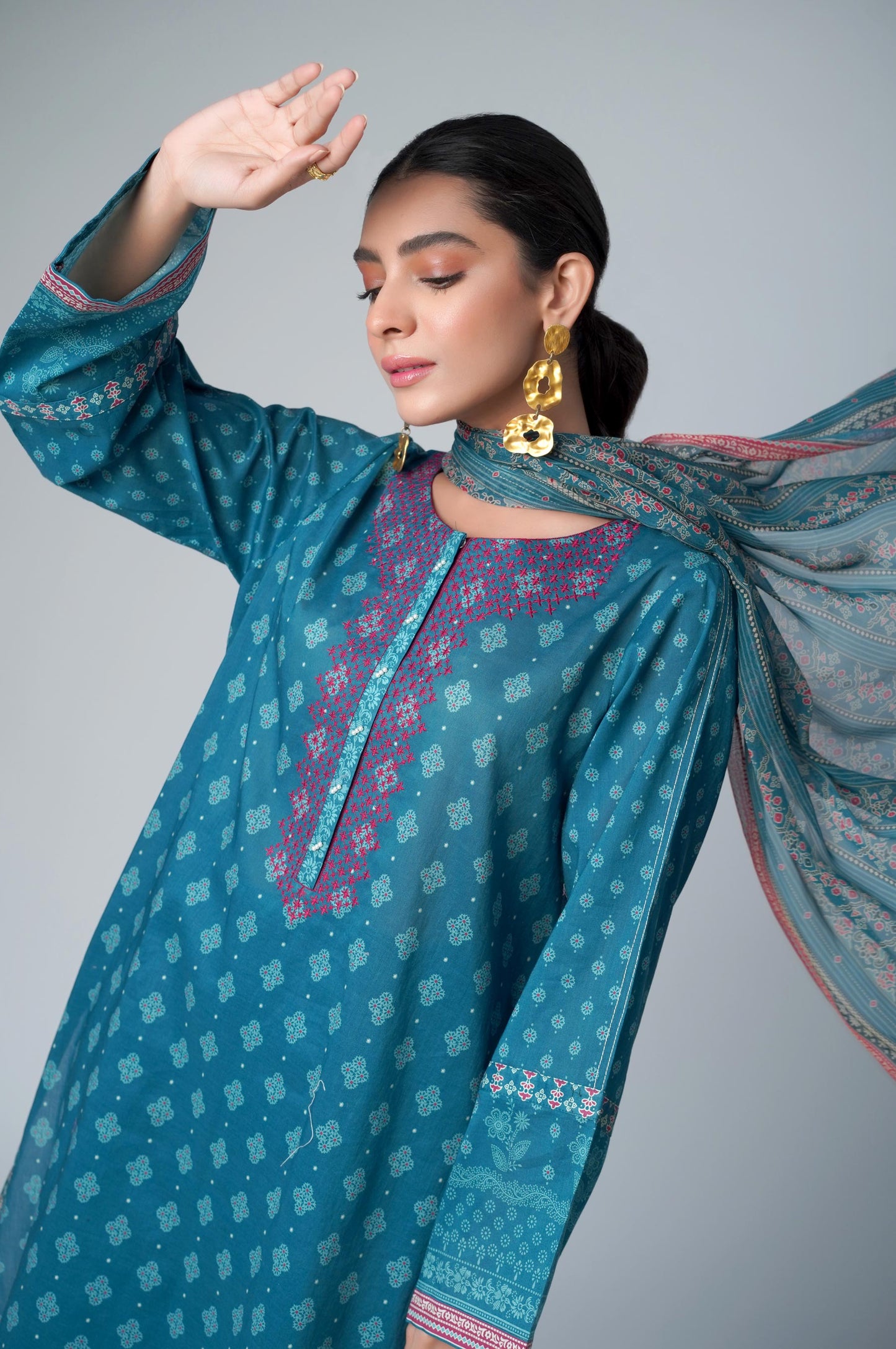 Unstitched 3 Piece Printed Lawn