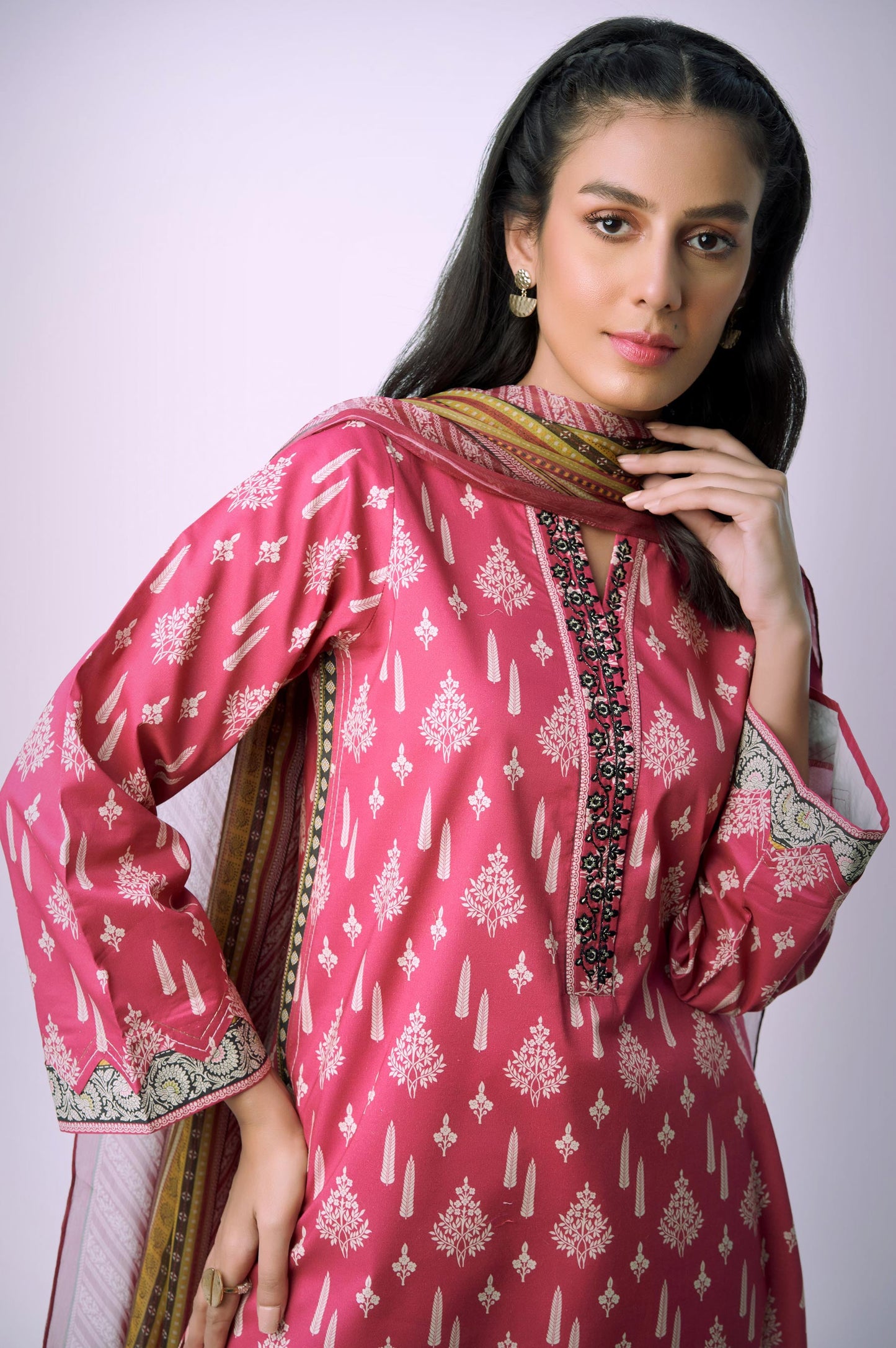 Unstitched 3 Piece Printed Lawn Shirt with Chiffon Dupatta