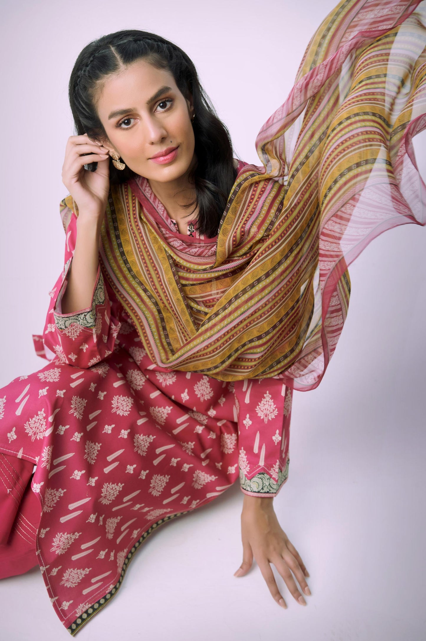 Unstitched 3 Piece Printed Lawn Shirt with Chiffon Dupatta