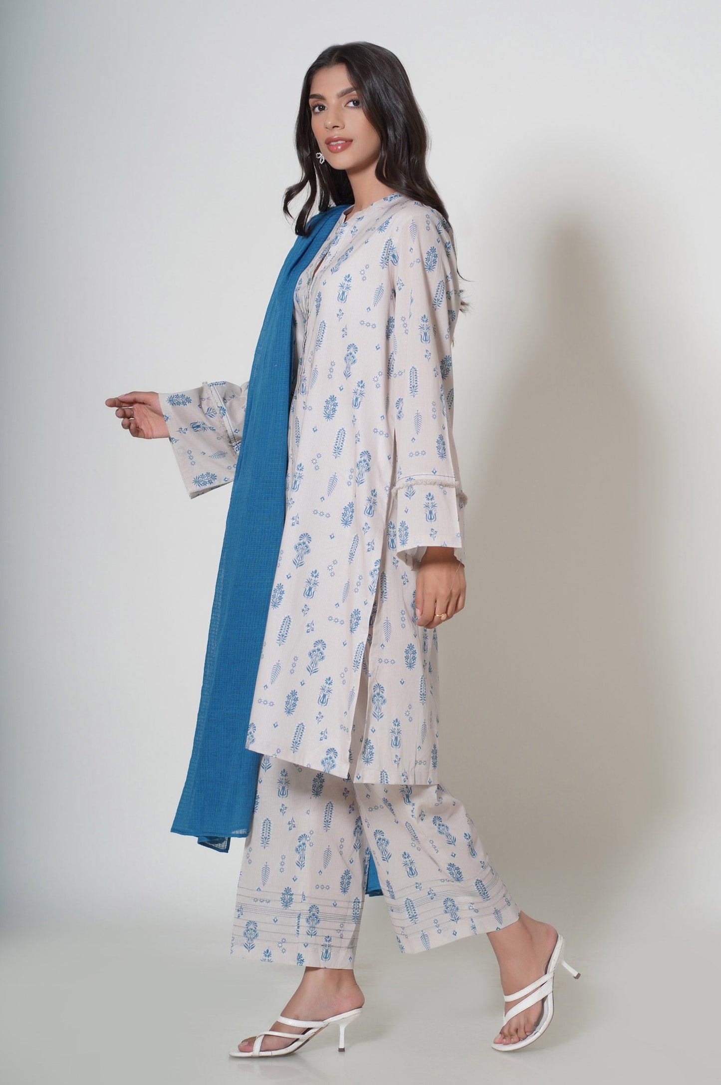 Unstitched 3 Piece Printed Cambric Suit