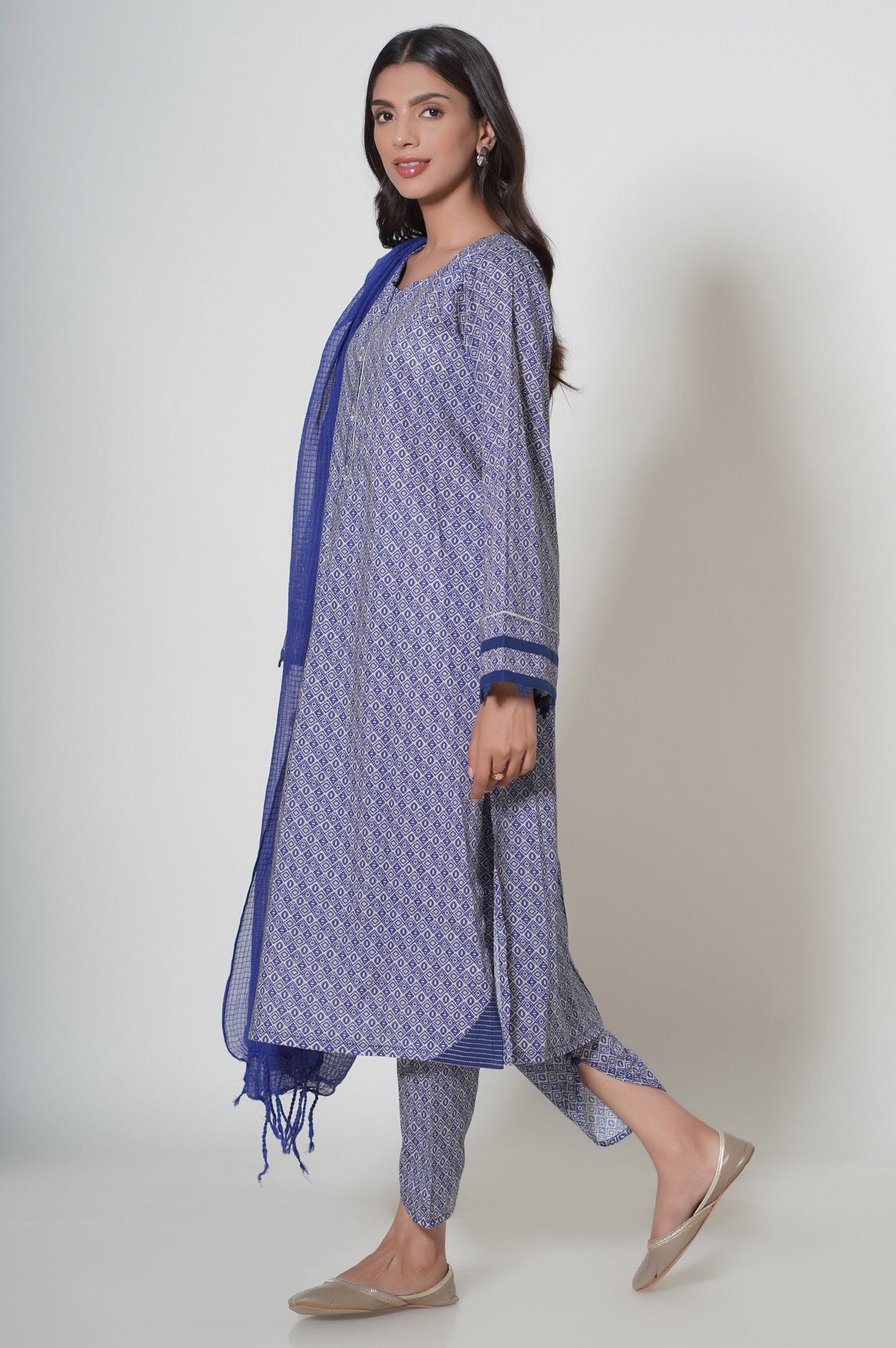 Unstitched 3 Piece Printed Cambric Suit