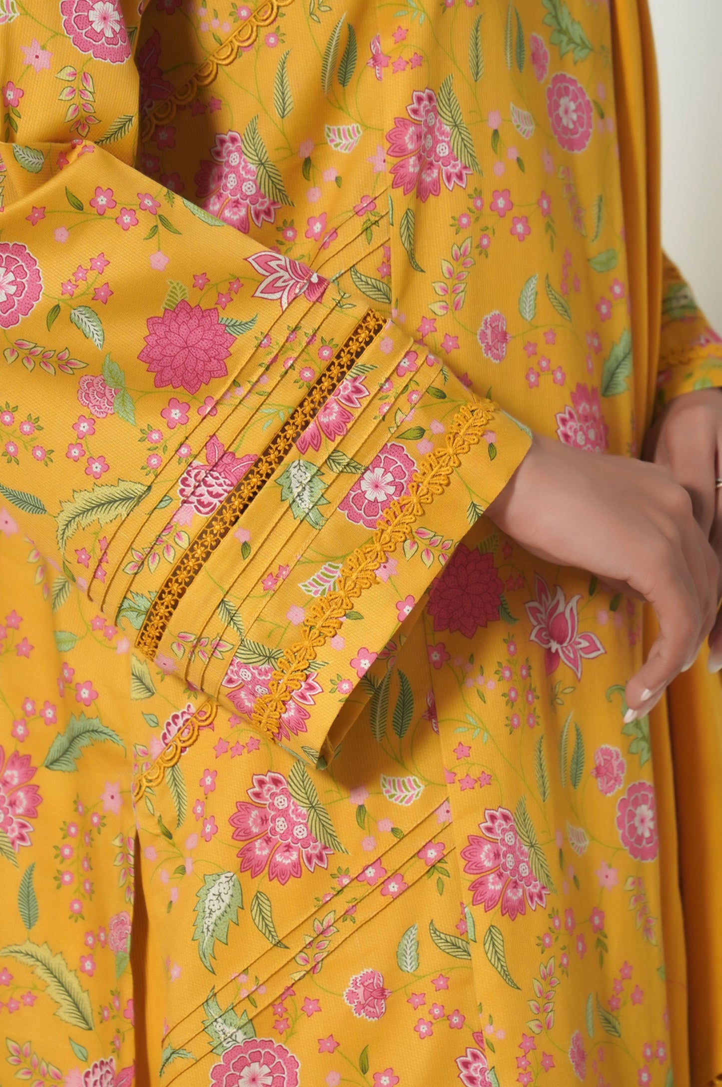 Unstitched 3 Piece Printed Cottle Suit