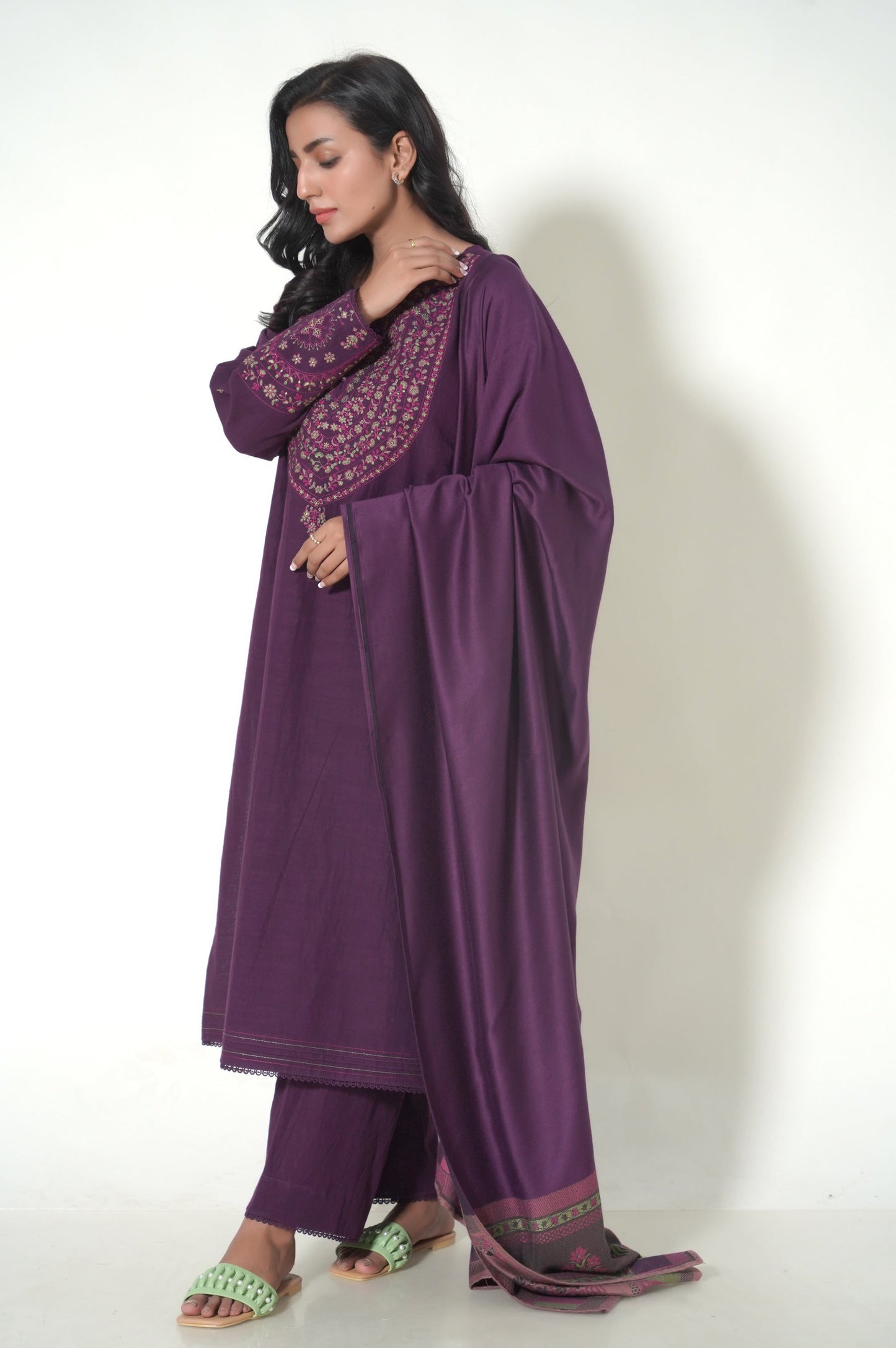 Unstitched 3 Piece Embroidered Khaddar Suit