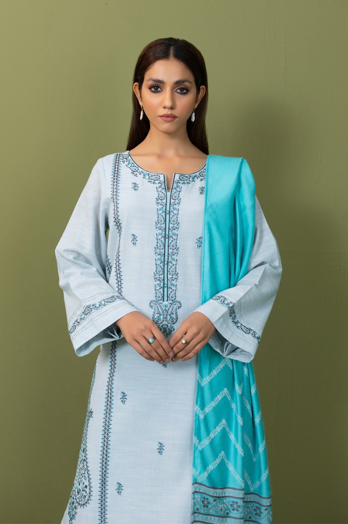Unstitched 3 Piece Embroidered Khaddar Suit