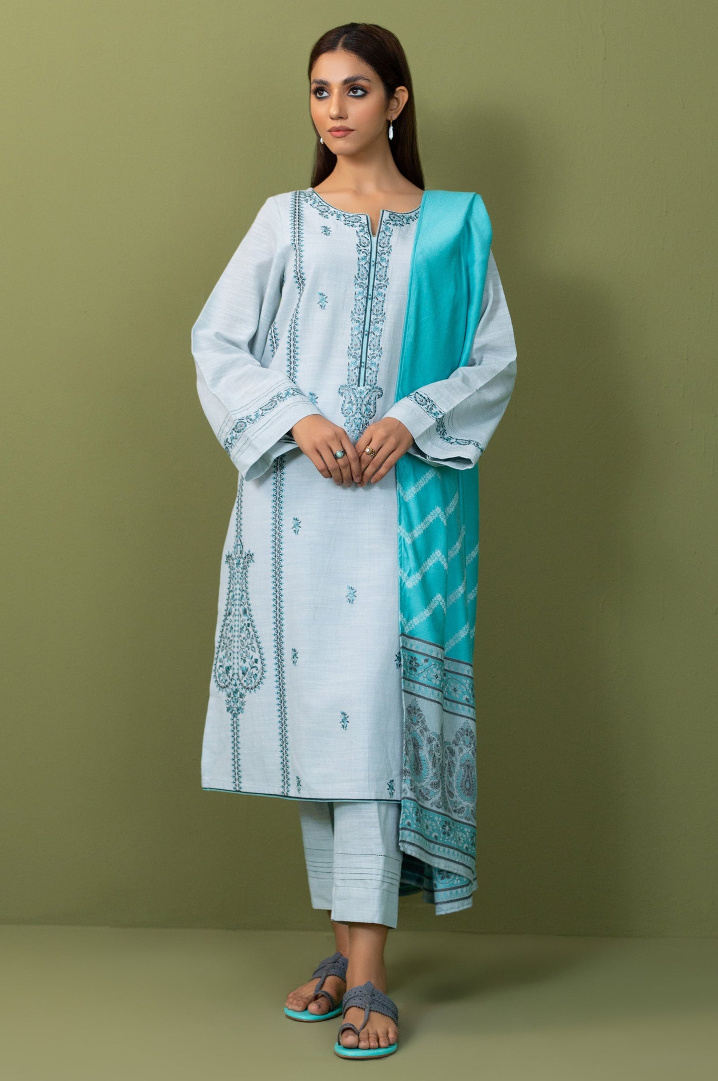 Unstitched 3 Piece Embroidered Khaddar Suit