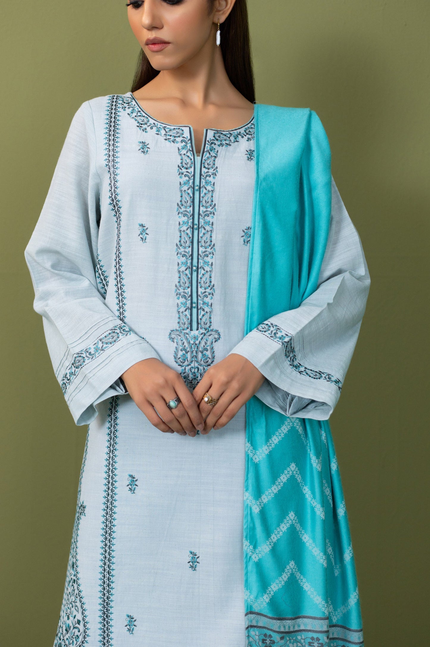 Unstitched 3 Piece Embroidered Khaddar Suit