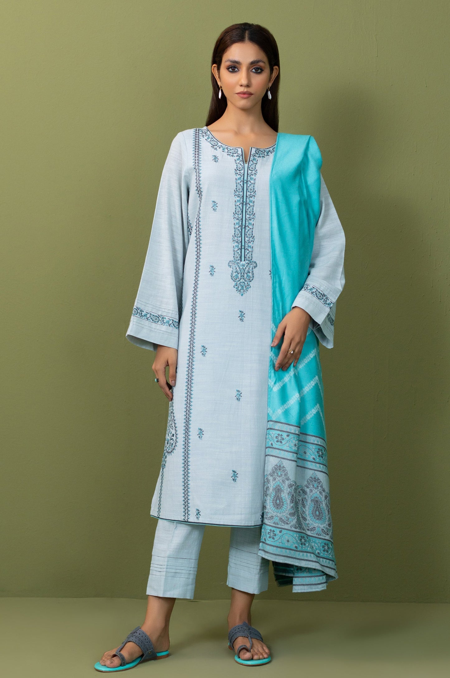 Unstitched 3 Piece Embroidered Khaddar Suit