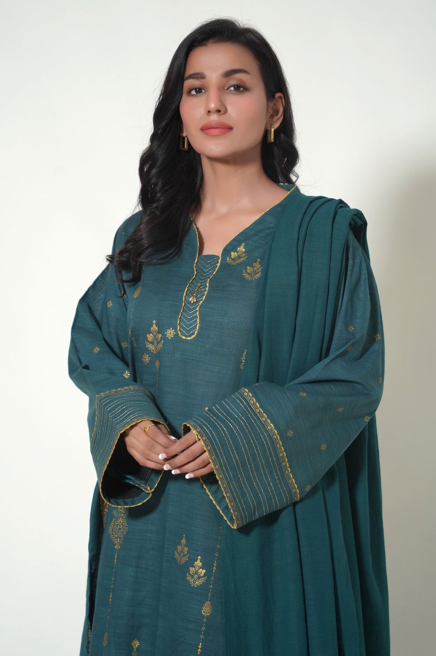Unstitched 3 Piece Printed Khaddar Suit