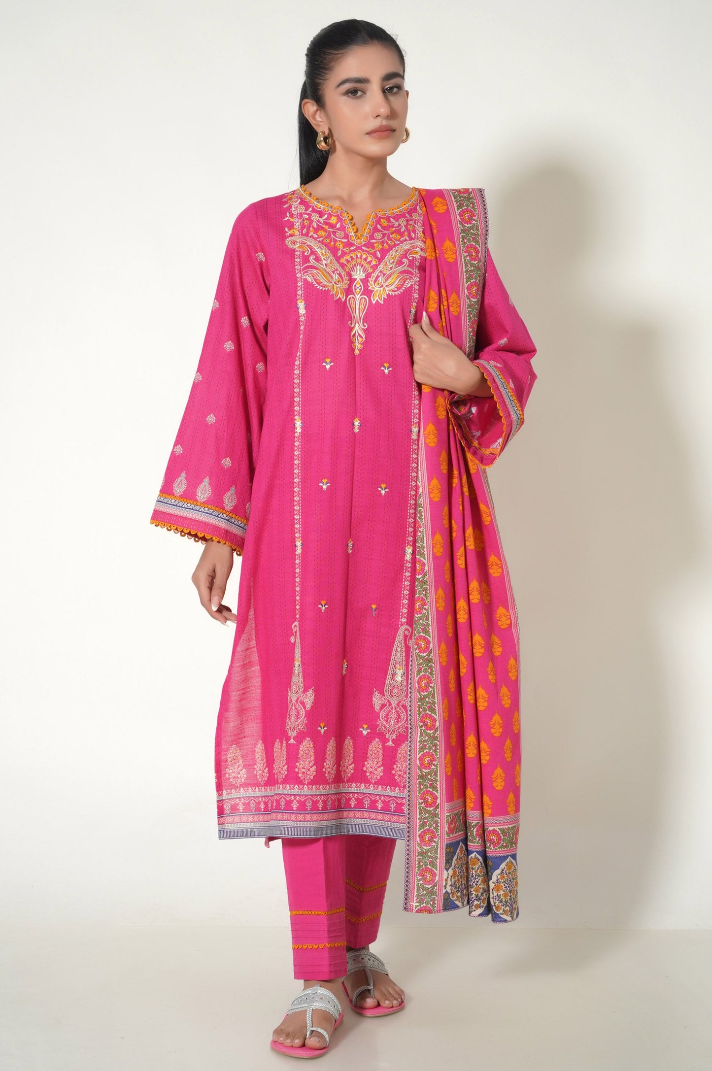 Unstitched 3 Piece Embroidered Khaddar Suit