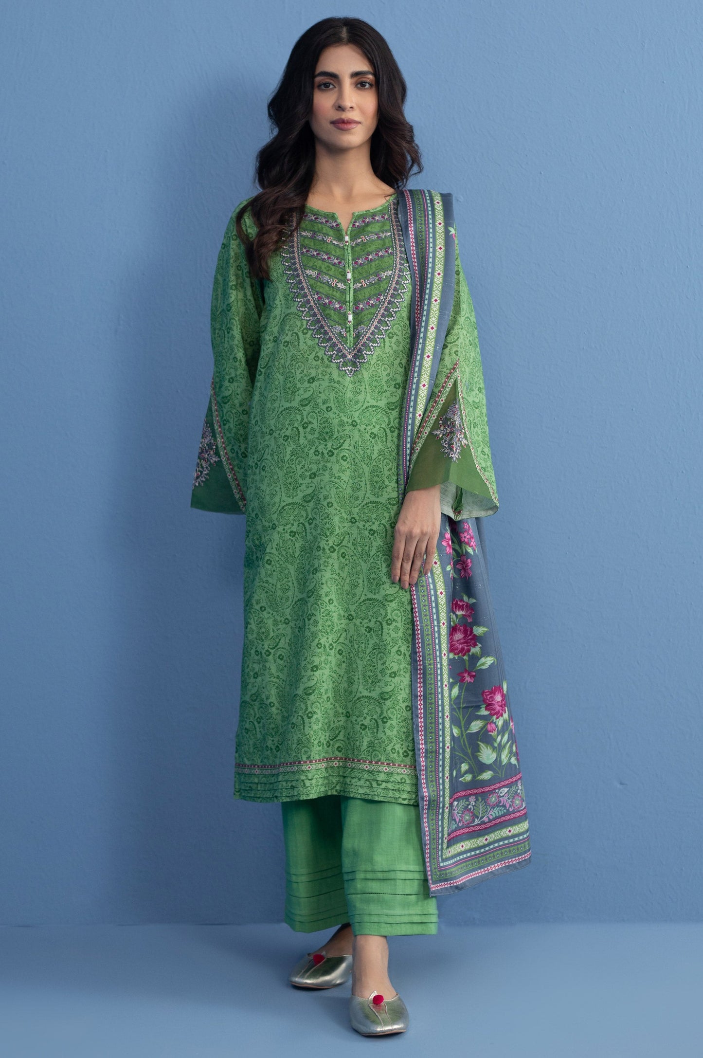 Unstitched 3 Piece Embroidered Khaddar Suit