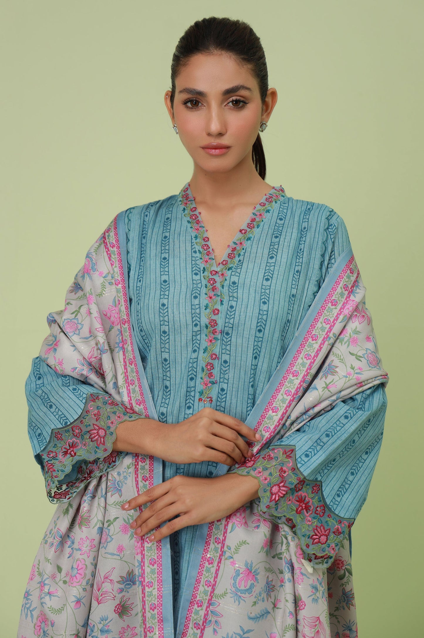 Unstitched 3 Piece Embroidered Khaddar Suit